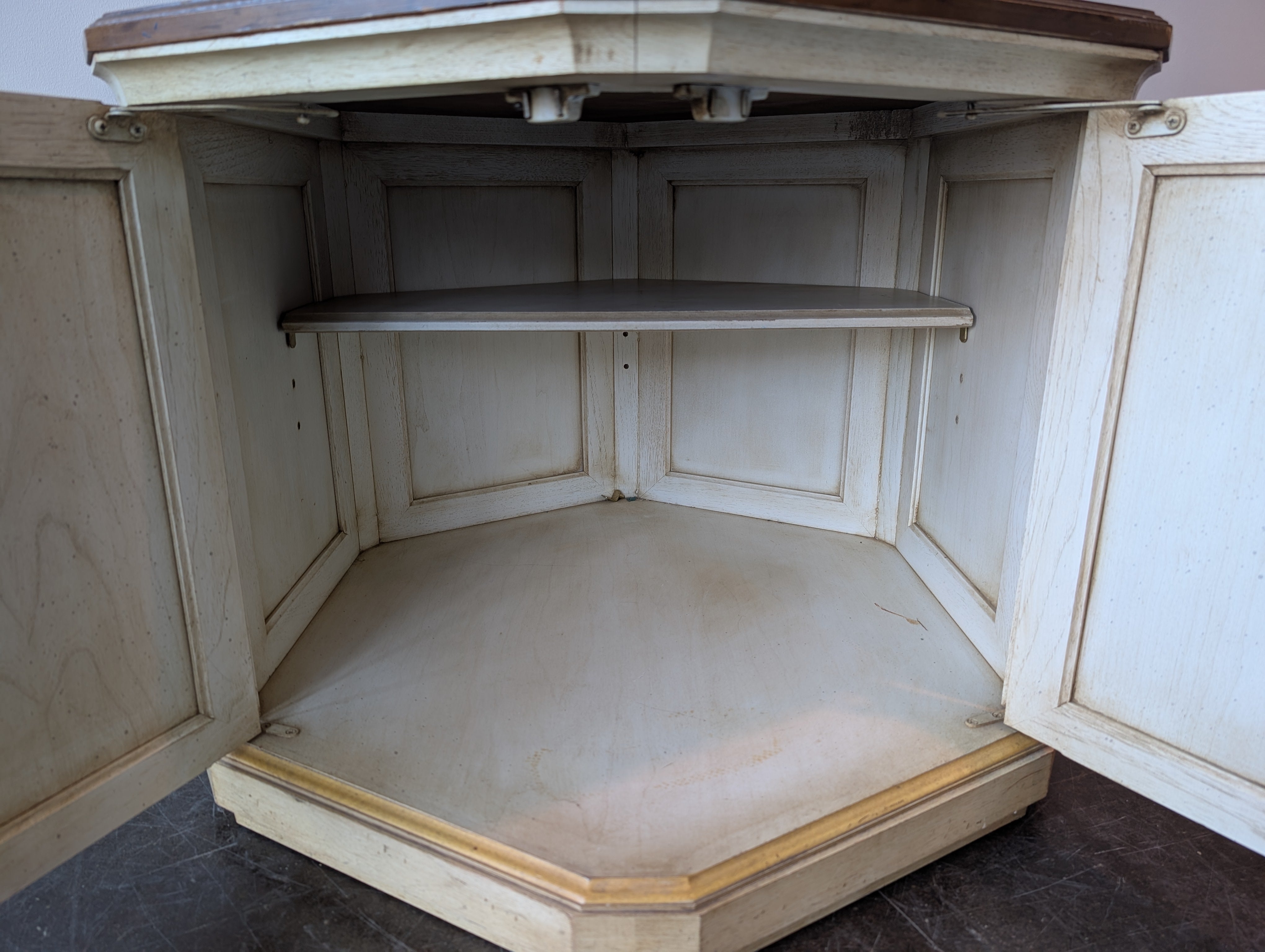 Vintage Heritage Two-Tone Hexagonal Accent Table