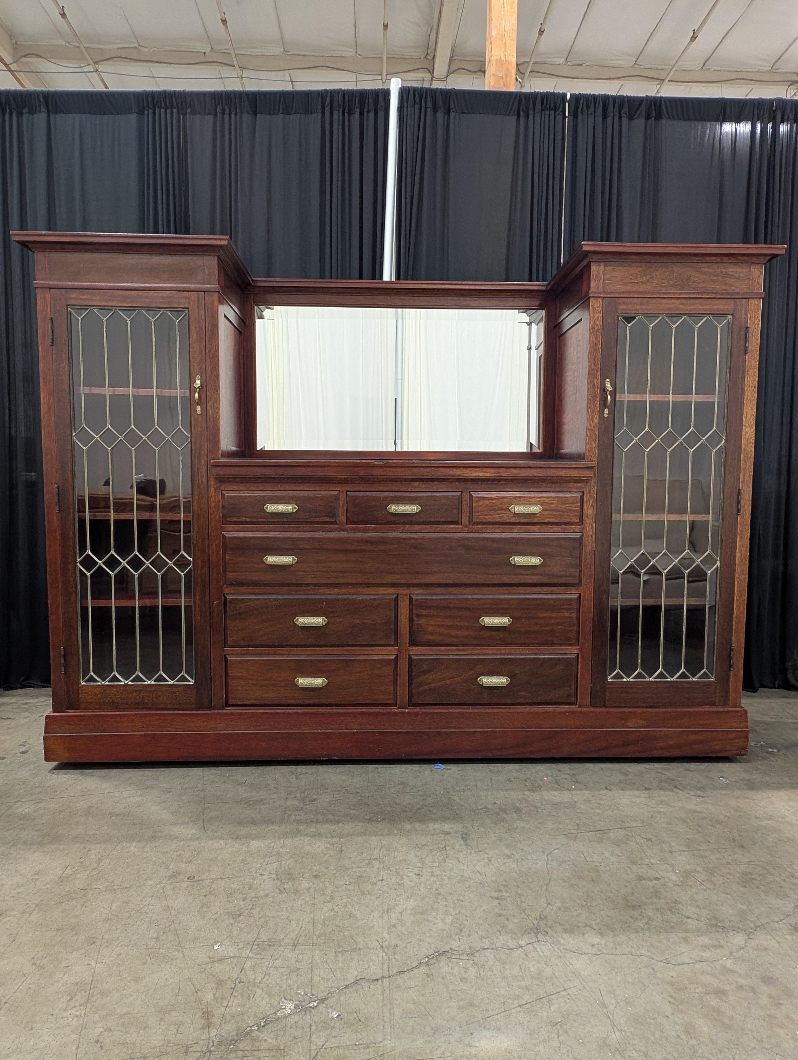 Traditional Mahogany Wood China Cabinet with Mirror