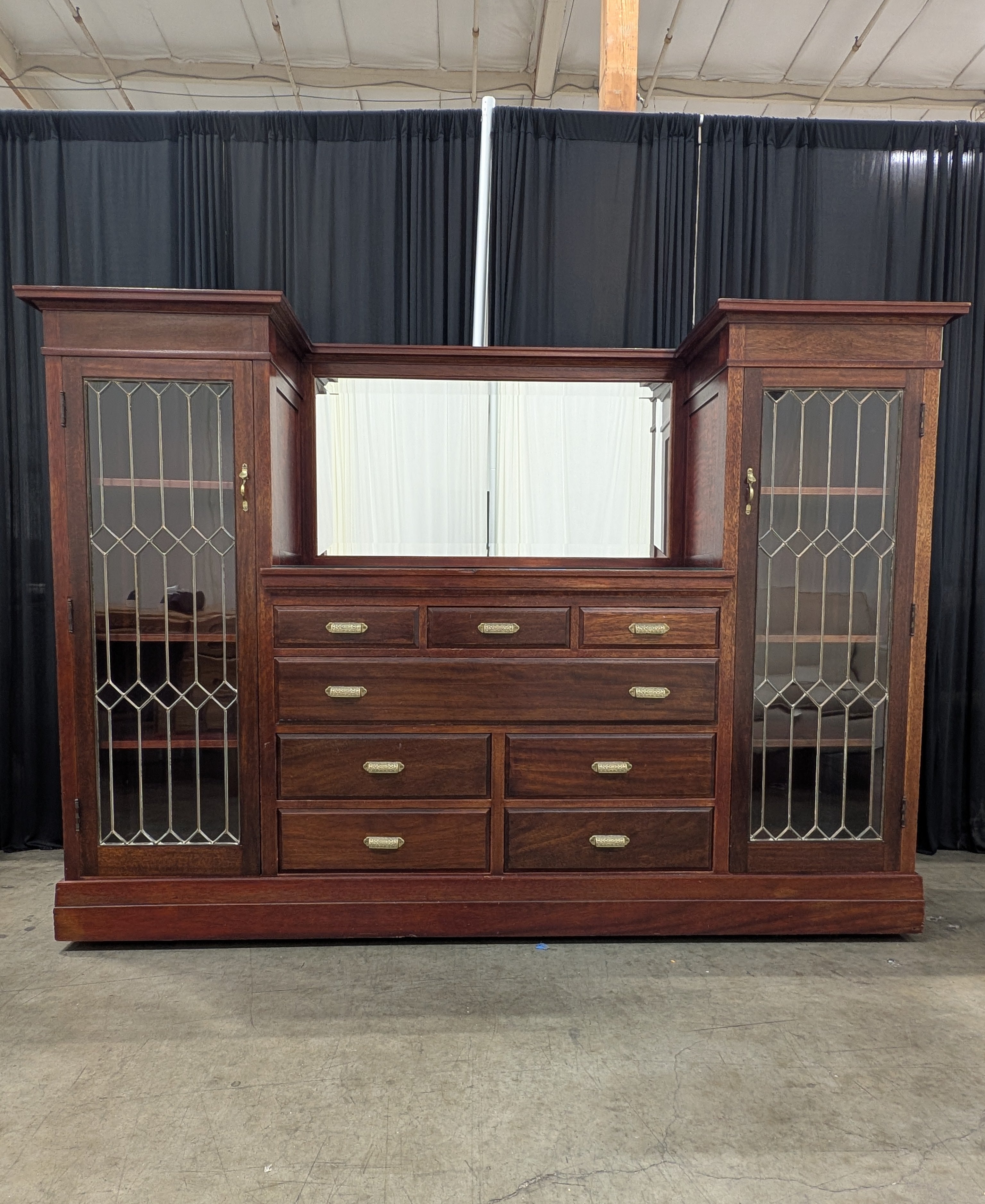 Traditional Mahogany Wood China Cabinet with Mirror