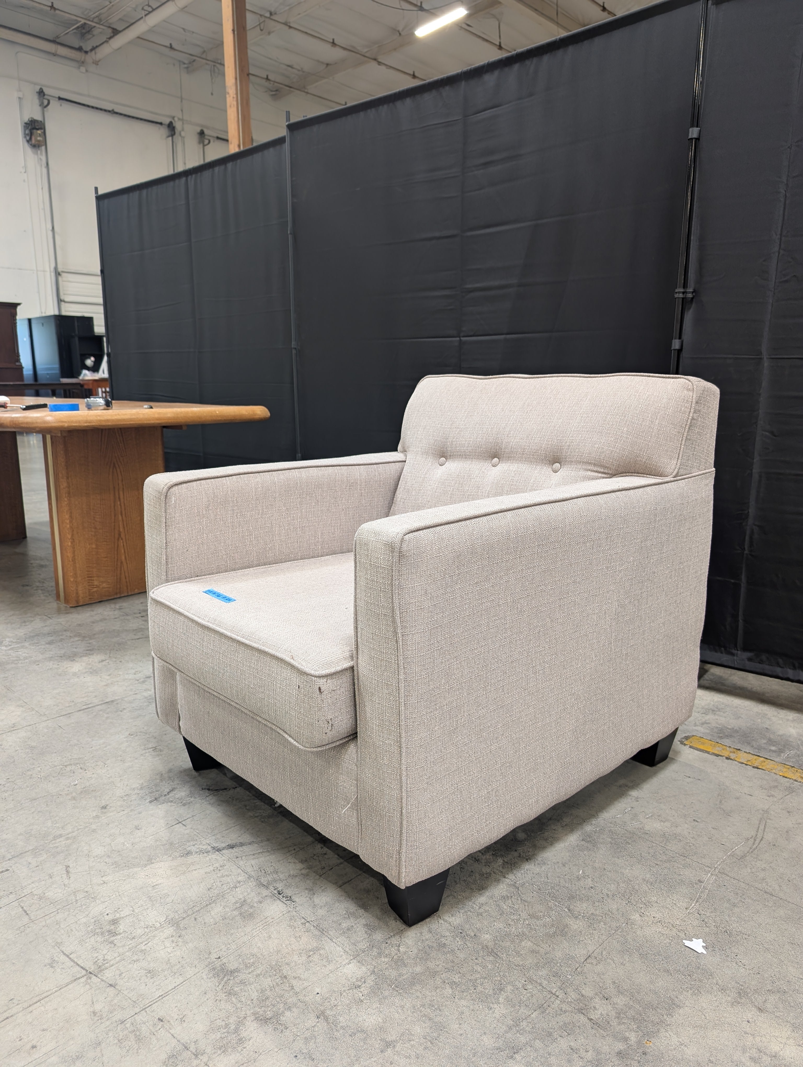 Light Gray Textured Fabric Armchair with Button Tufting