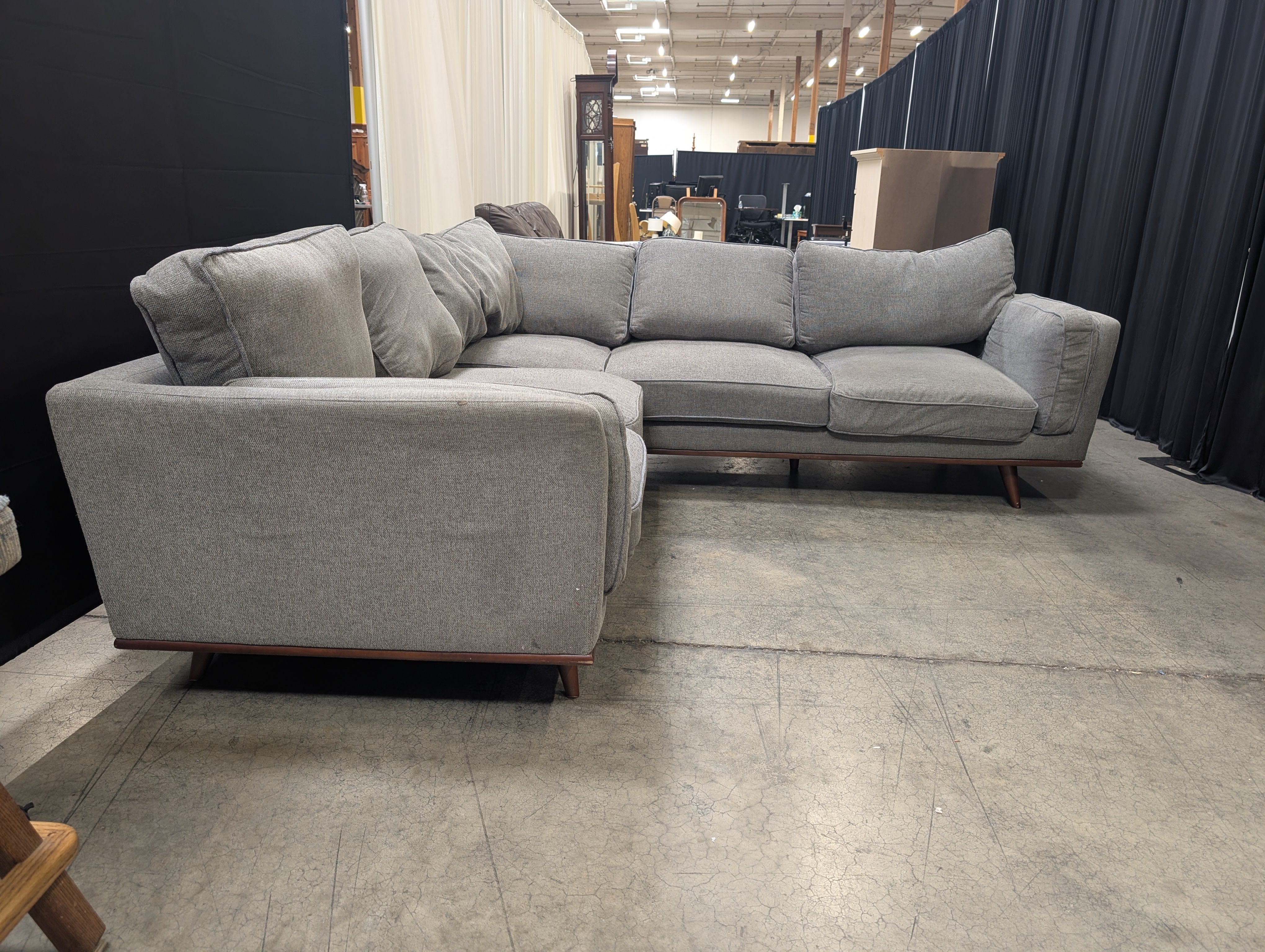 Grey Woven Fabric Sectional Sofa with Tapered Legs