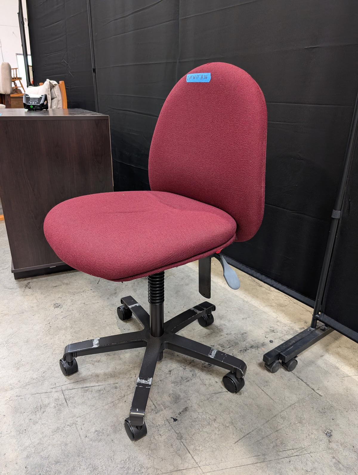 Burgundy Armless Swivel Office Chair in Fabric