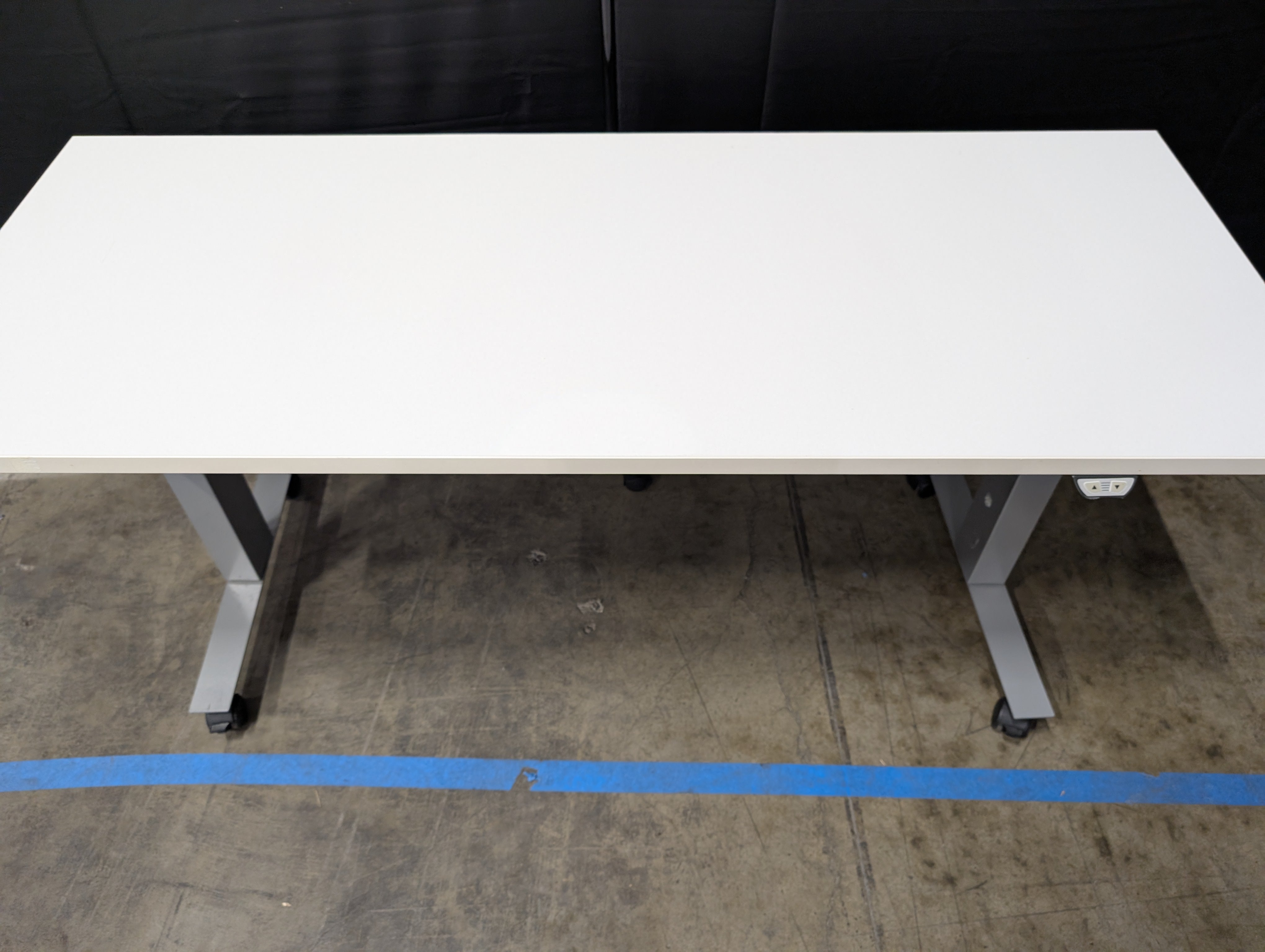 Modern Adjustable Sit Stand White Rectangular Office Desk with Grey Metal Base