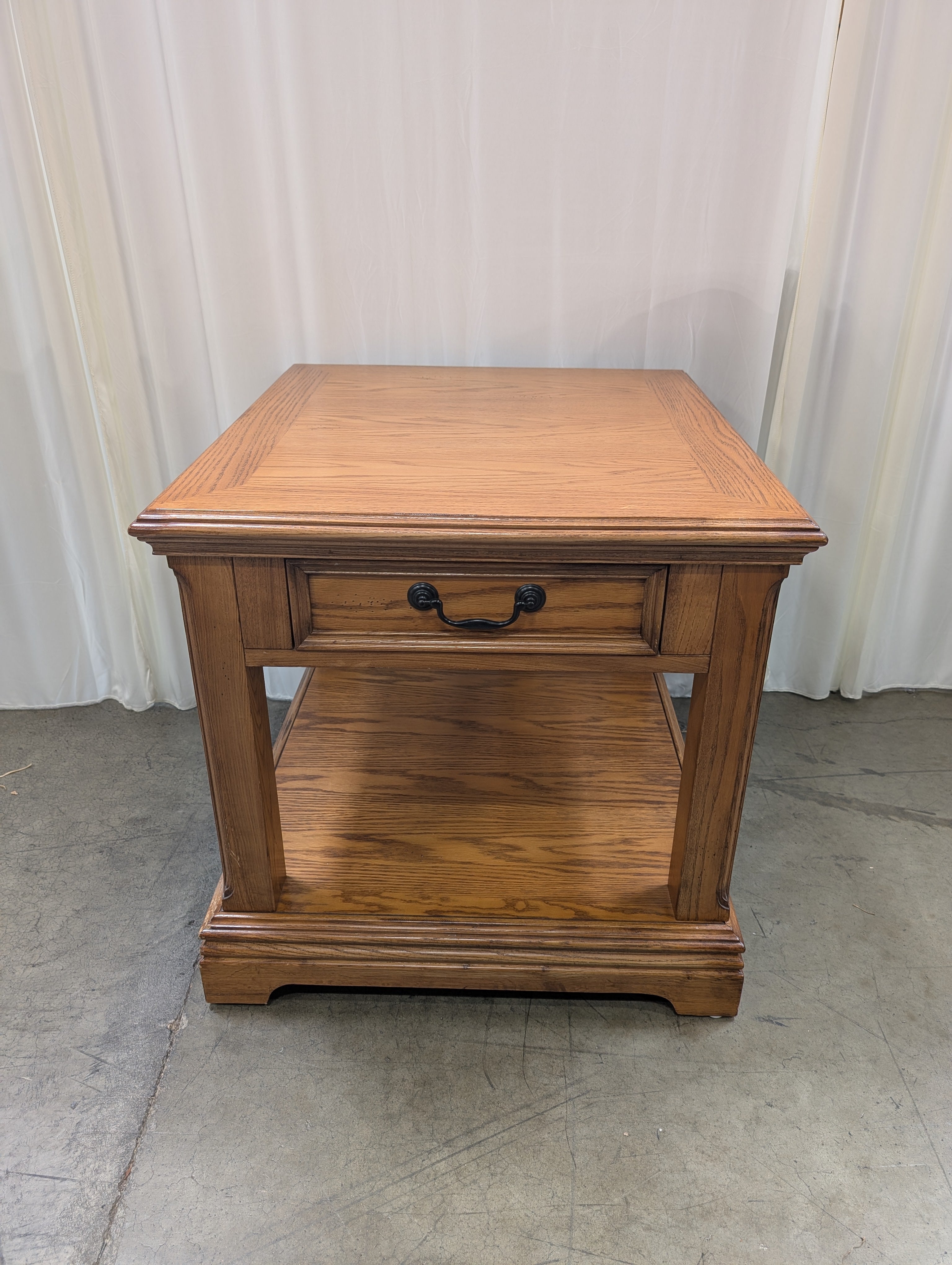 Traditional Oak Finish End Table with Drawer