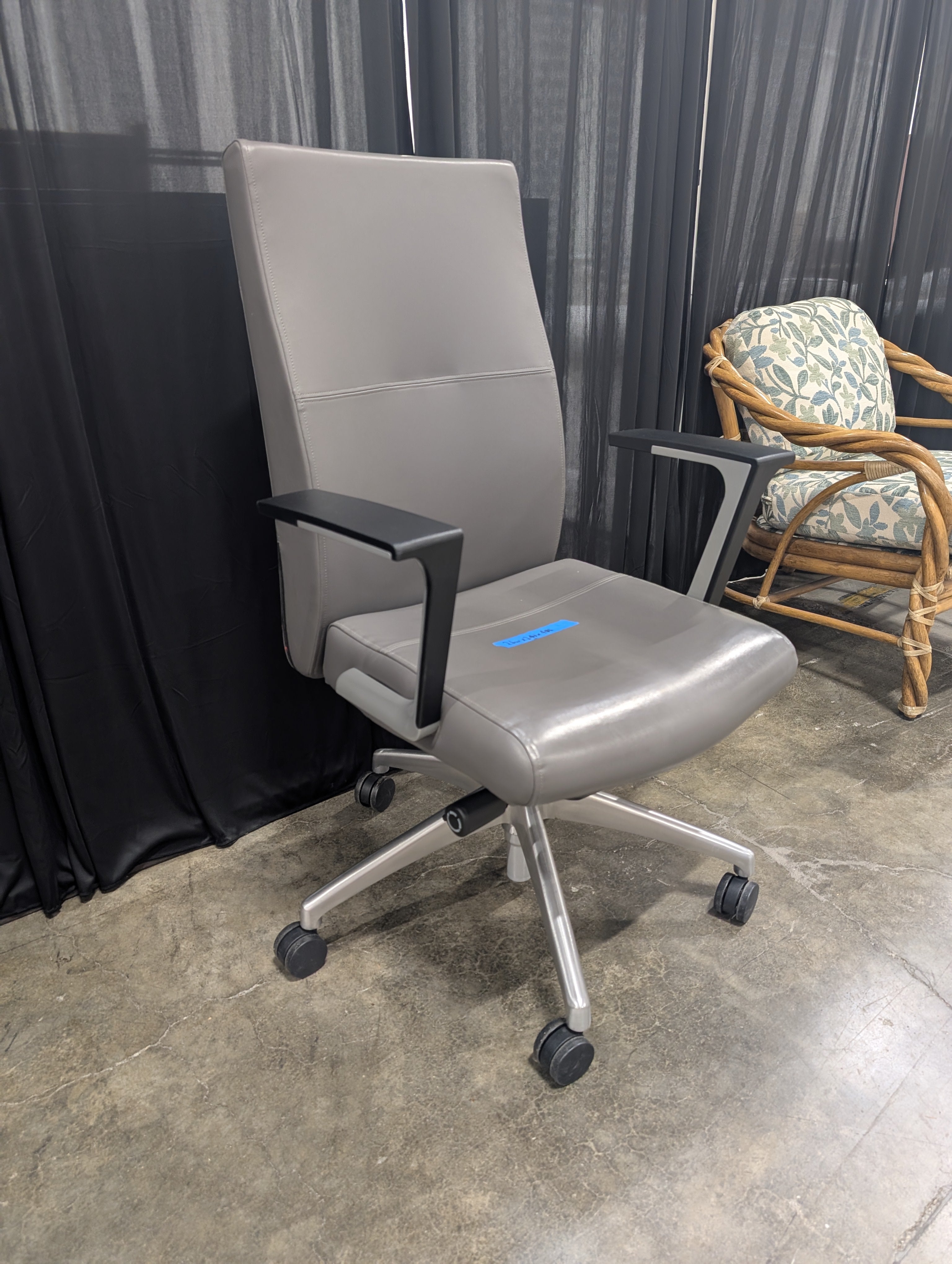 Grey Padded Leather Swivel Office Chair with Caster Wheels