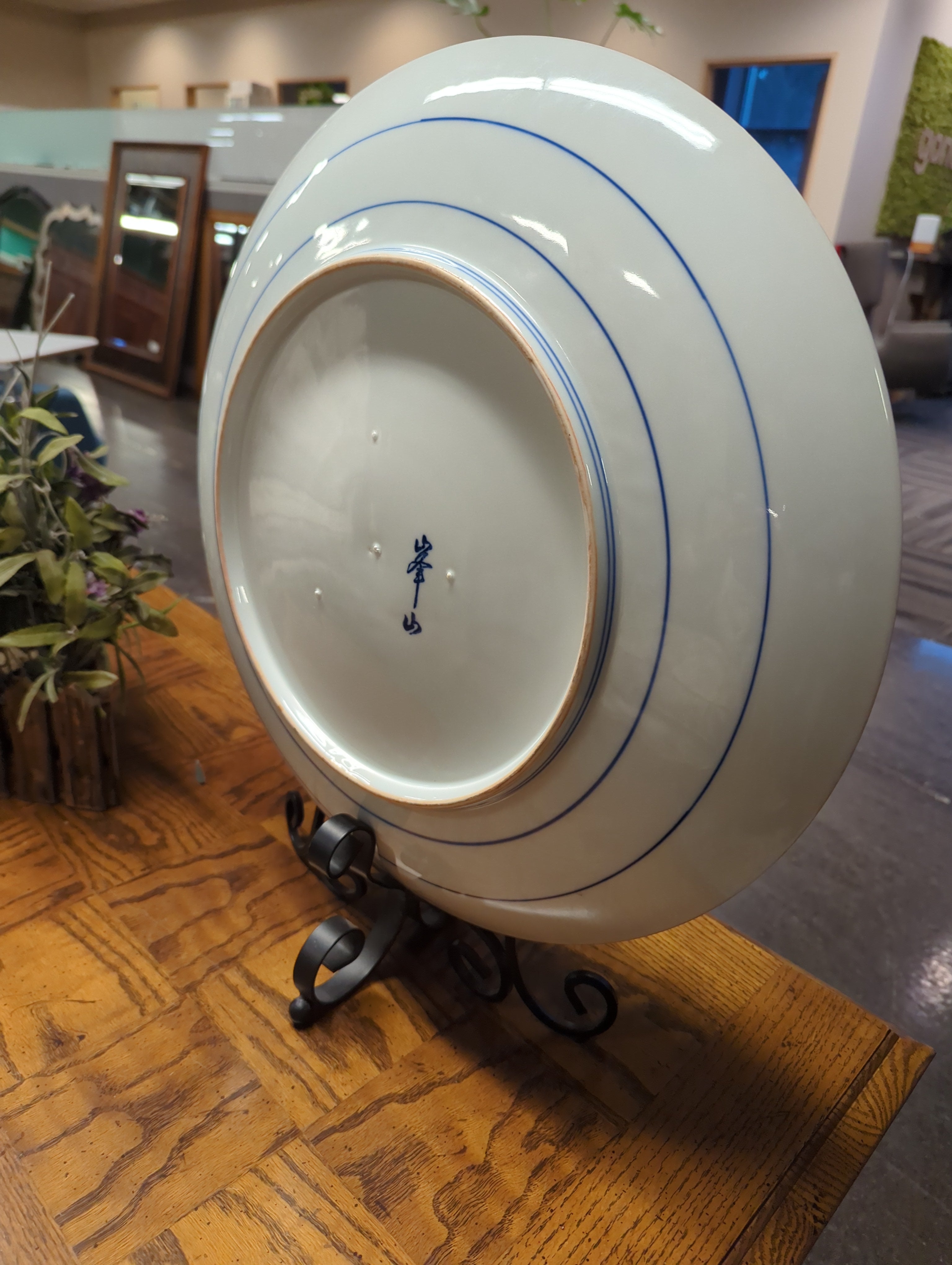 Decorative Blue and White Porcelain Charger Plate with Scenic Design