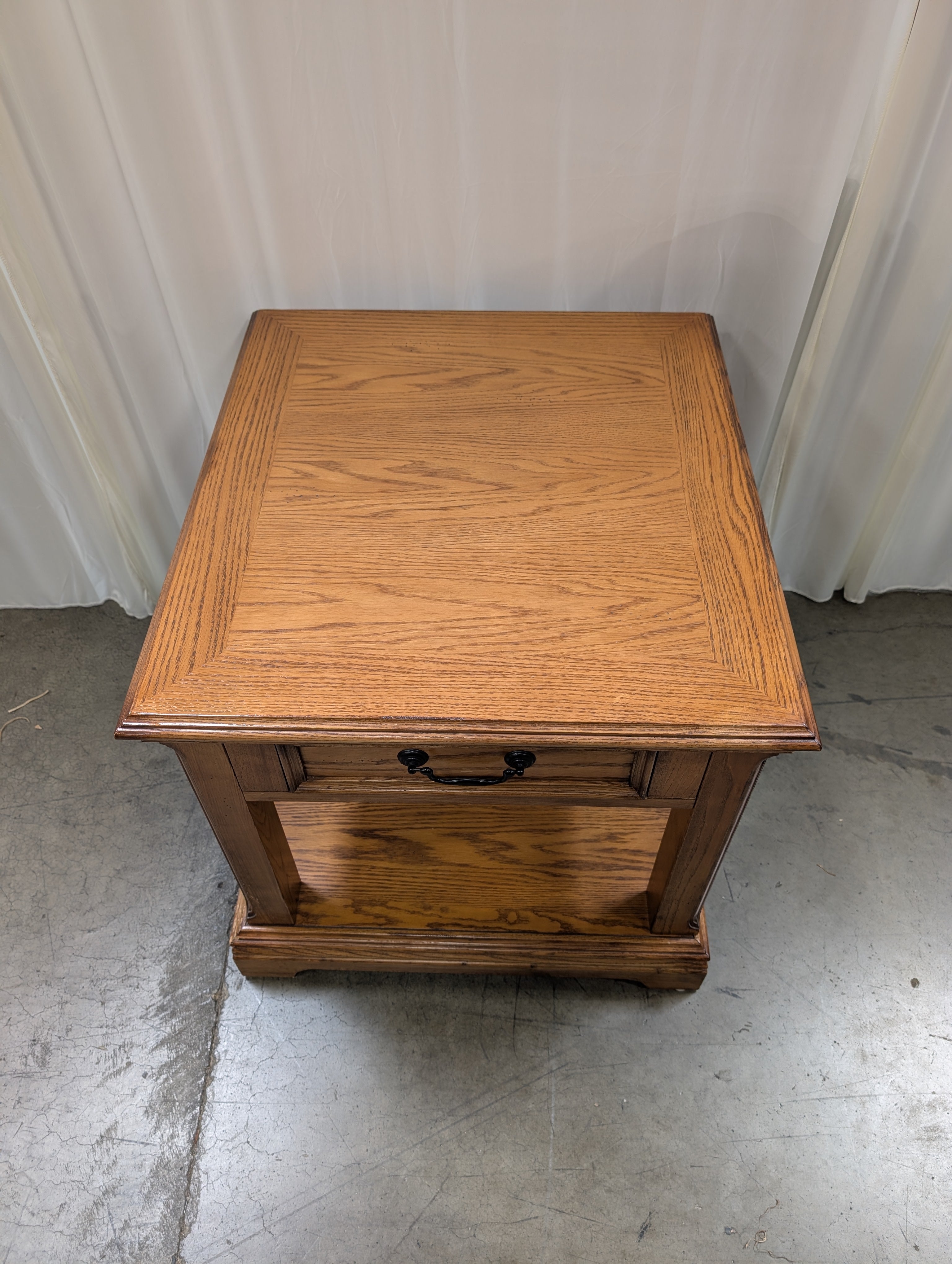 Traditional Oak Finish End Table with Drawer