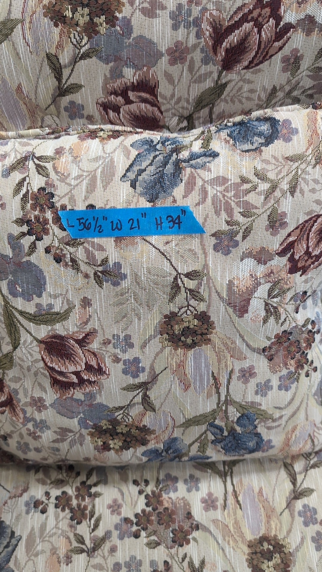 Flexsteel Traditional Floral Upholstered Loveseat