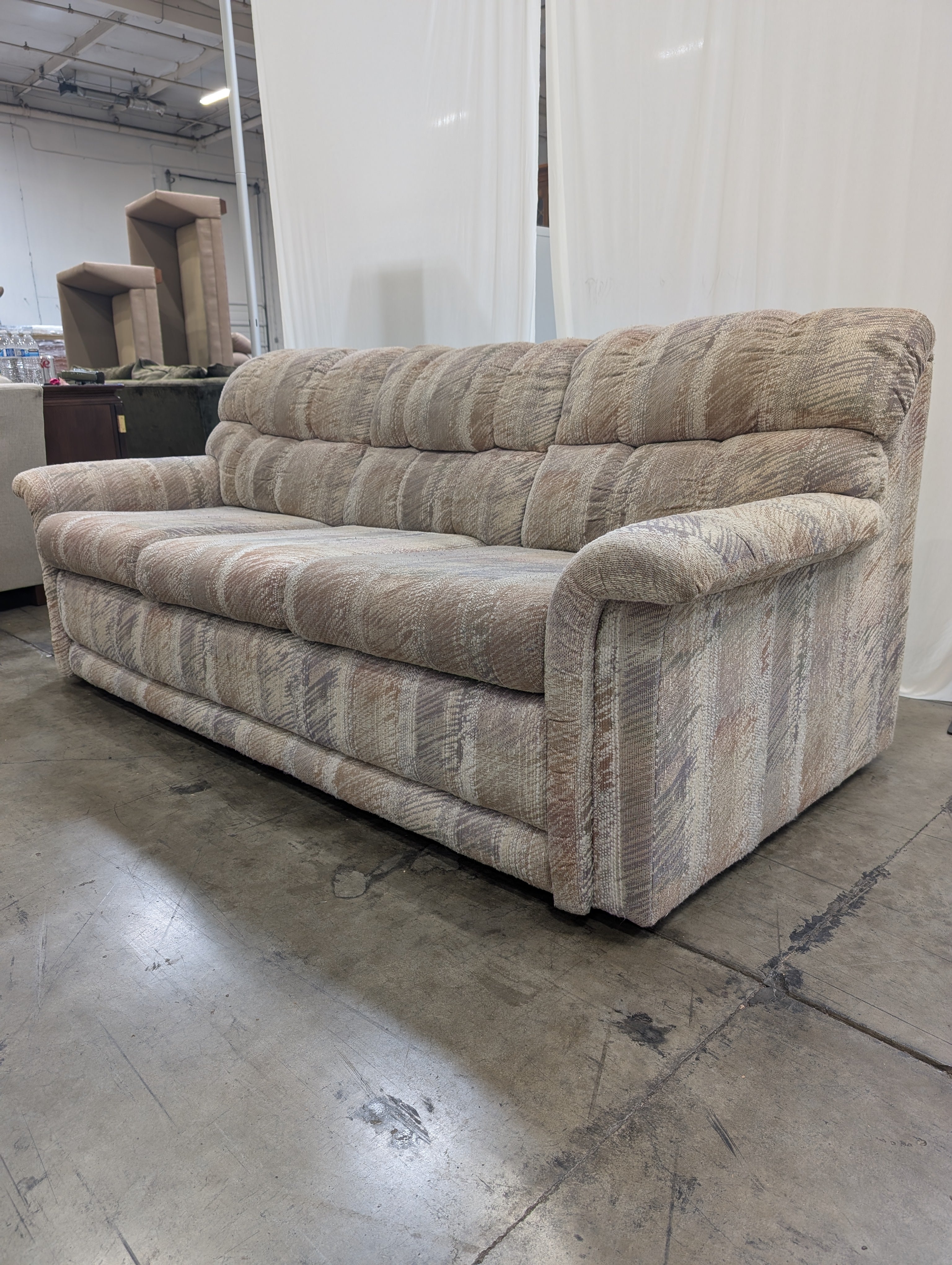 LA-Z-BOY Patterned Fabric Tufted Back sofa