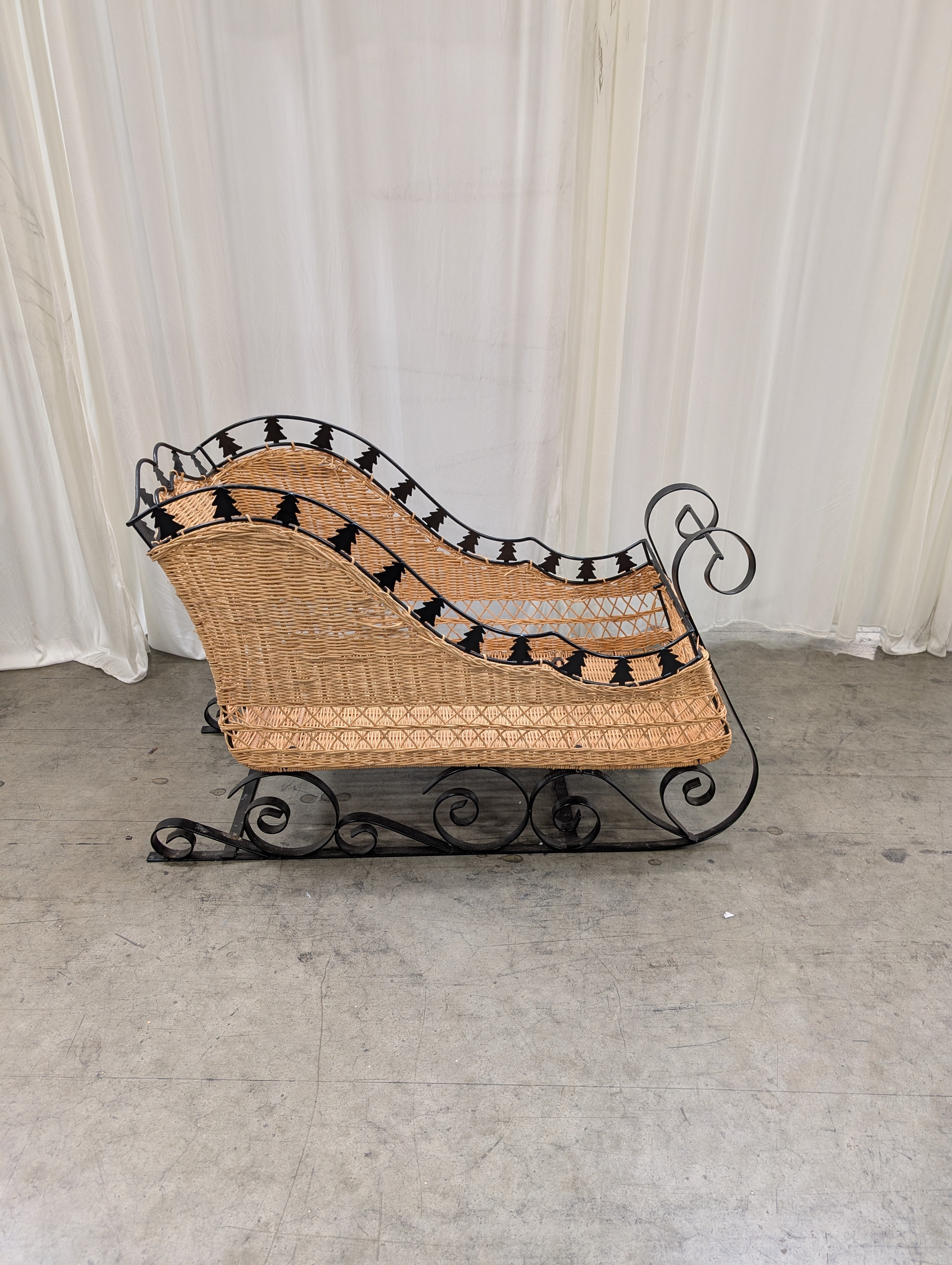 Decorative Woven Wicker Sleigh Basket with Metal Runners