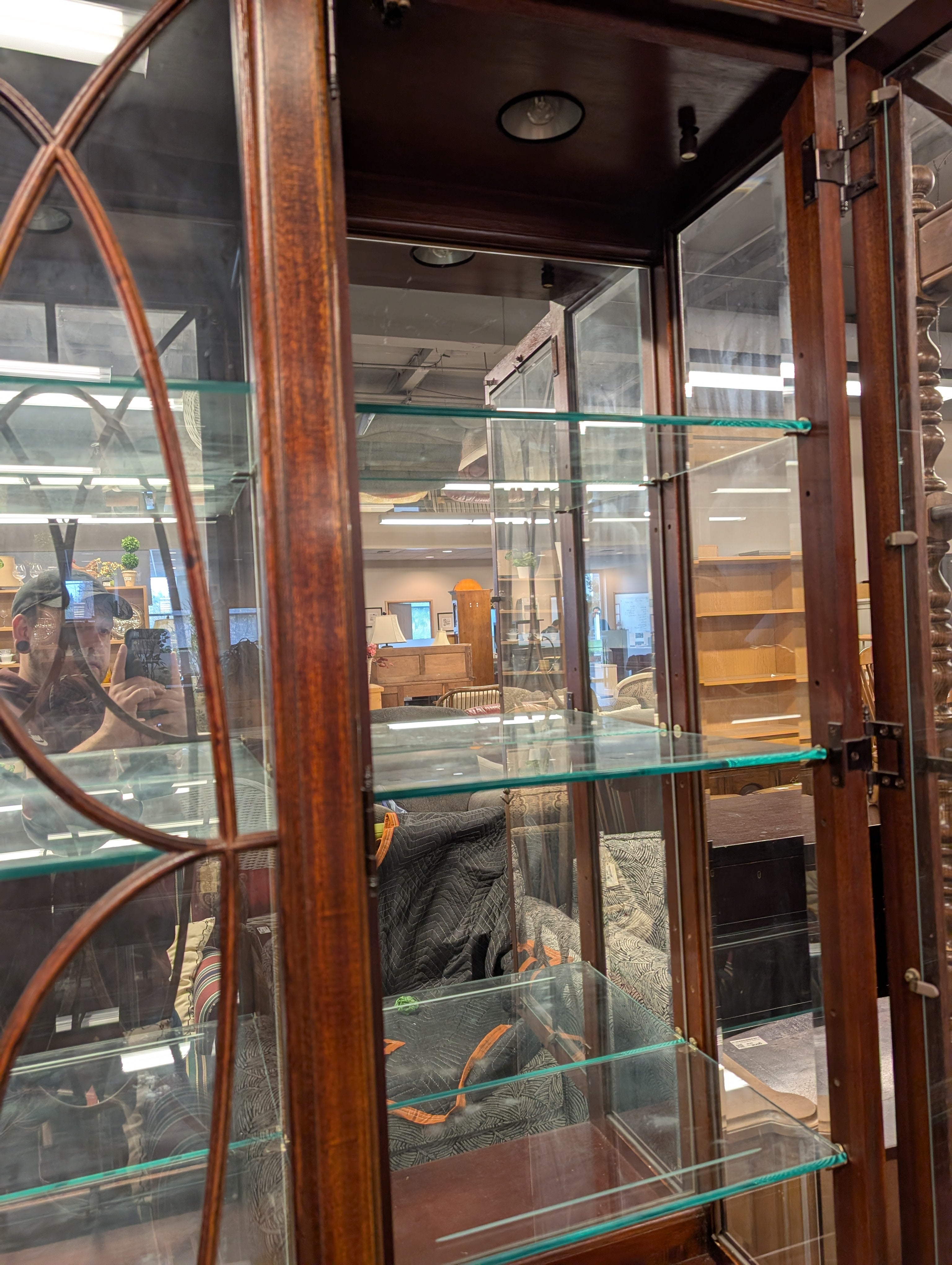 Thomasville Georgian Style Large Mahogany China Display Breakfront