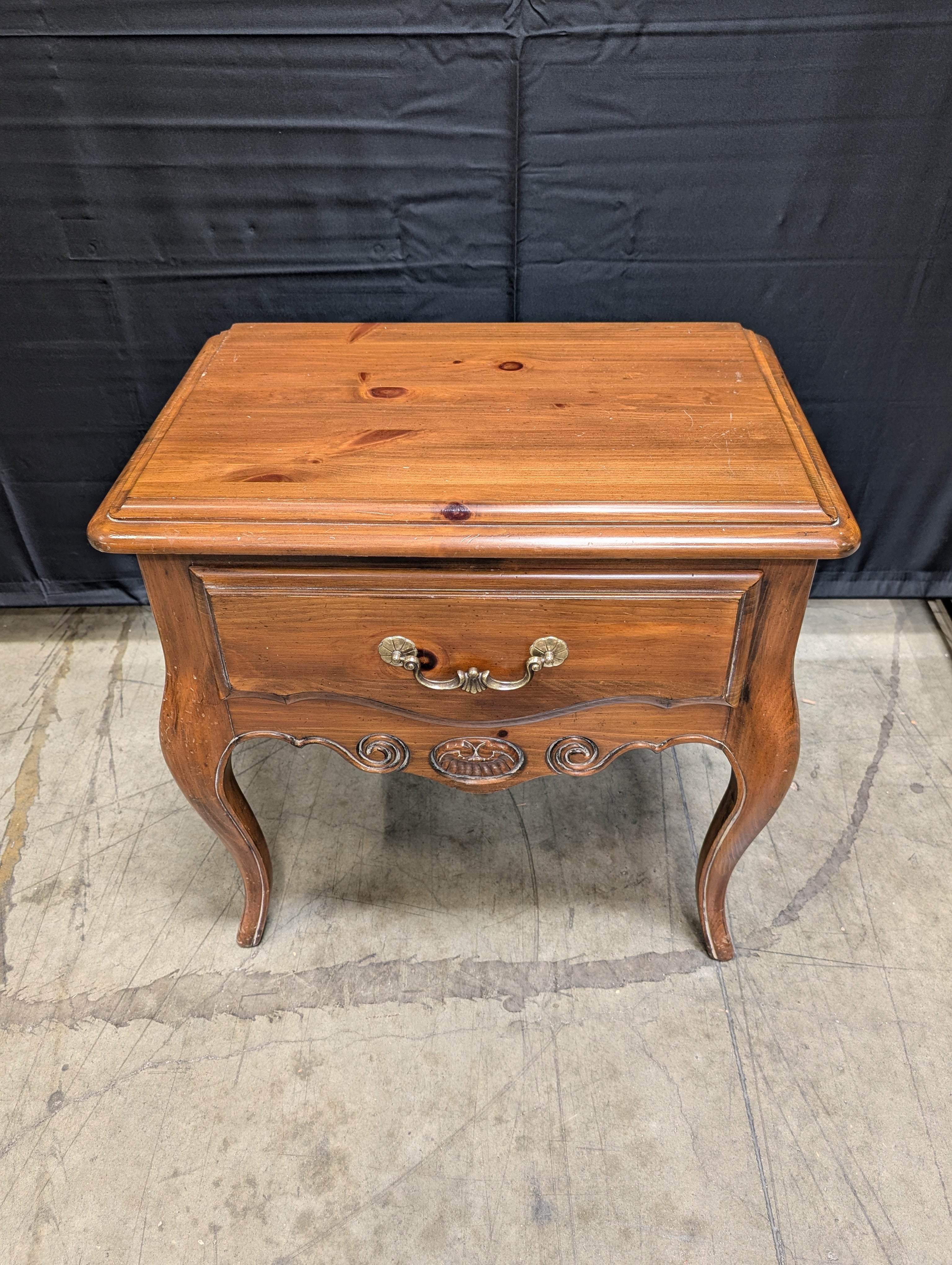 Ethan Allen Traditional French Provincial Style Wood Nightstand
