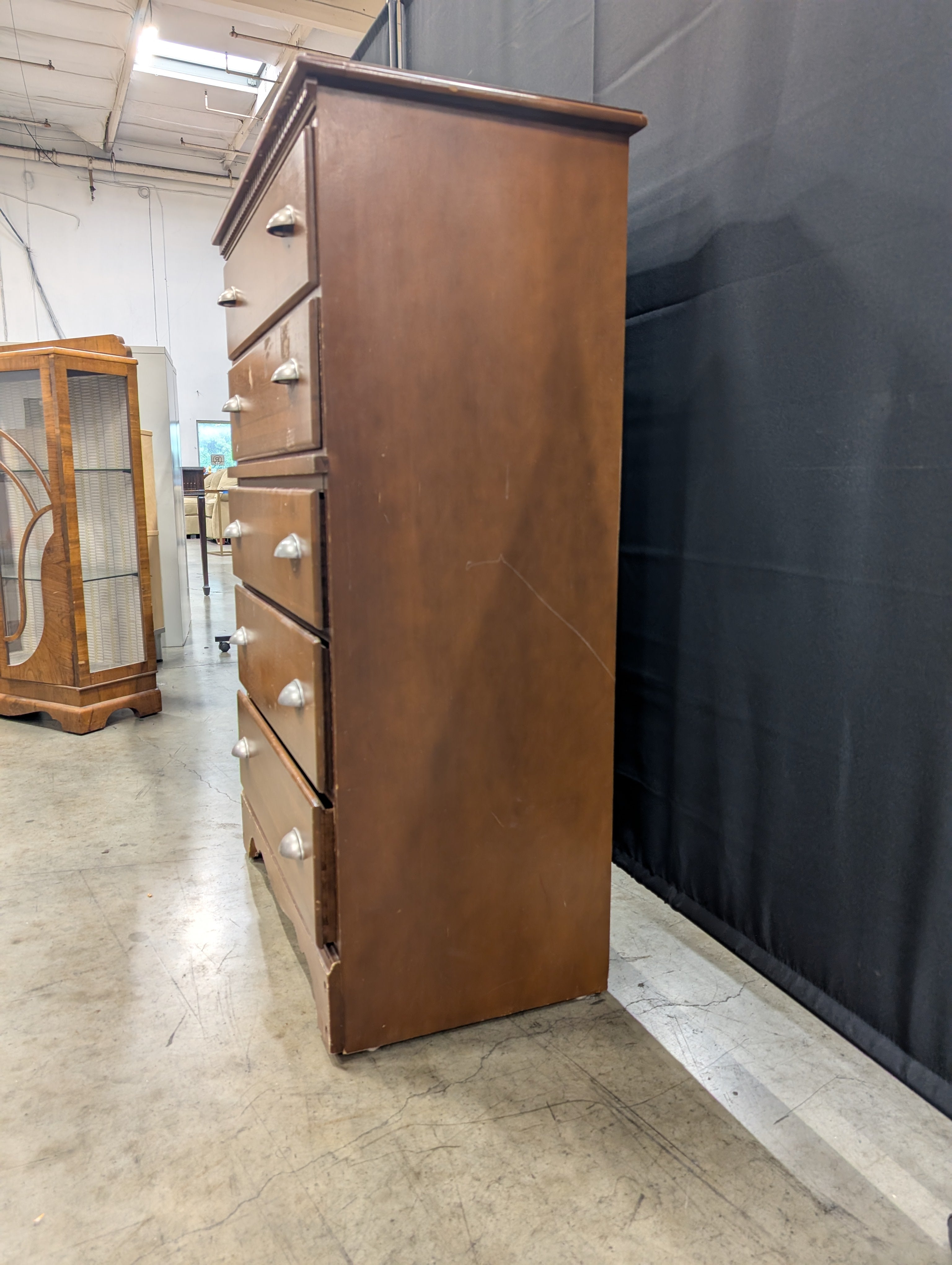 Traditional Brown Wood 5-Drawer Chest Dresser
