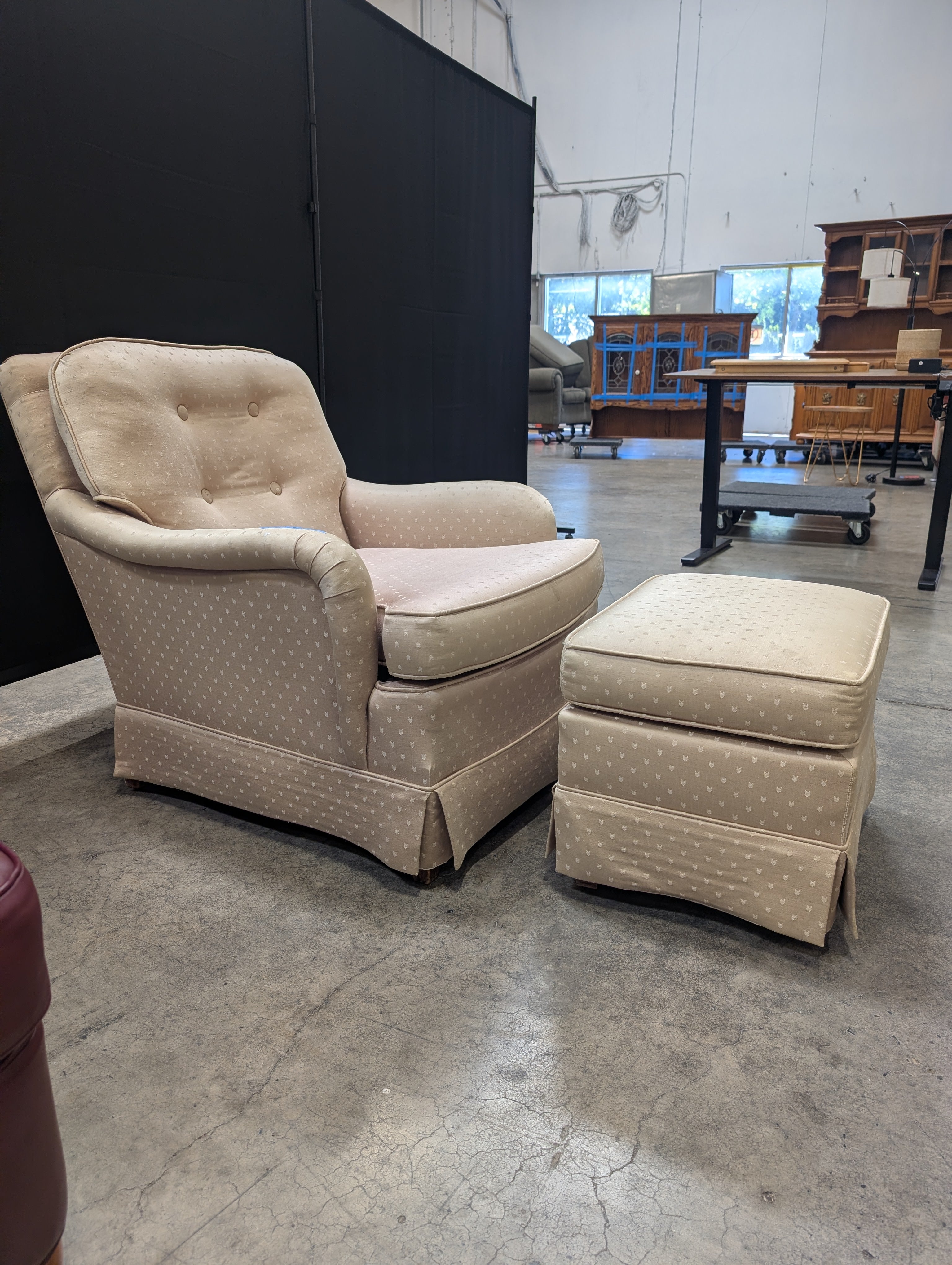 Classic Beige Upholstered Armchair with Dotted Fabric