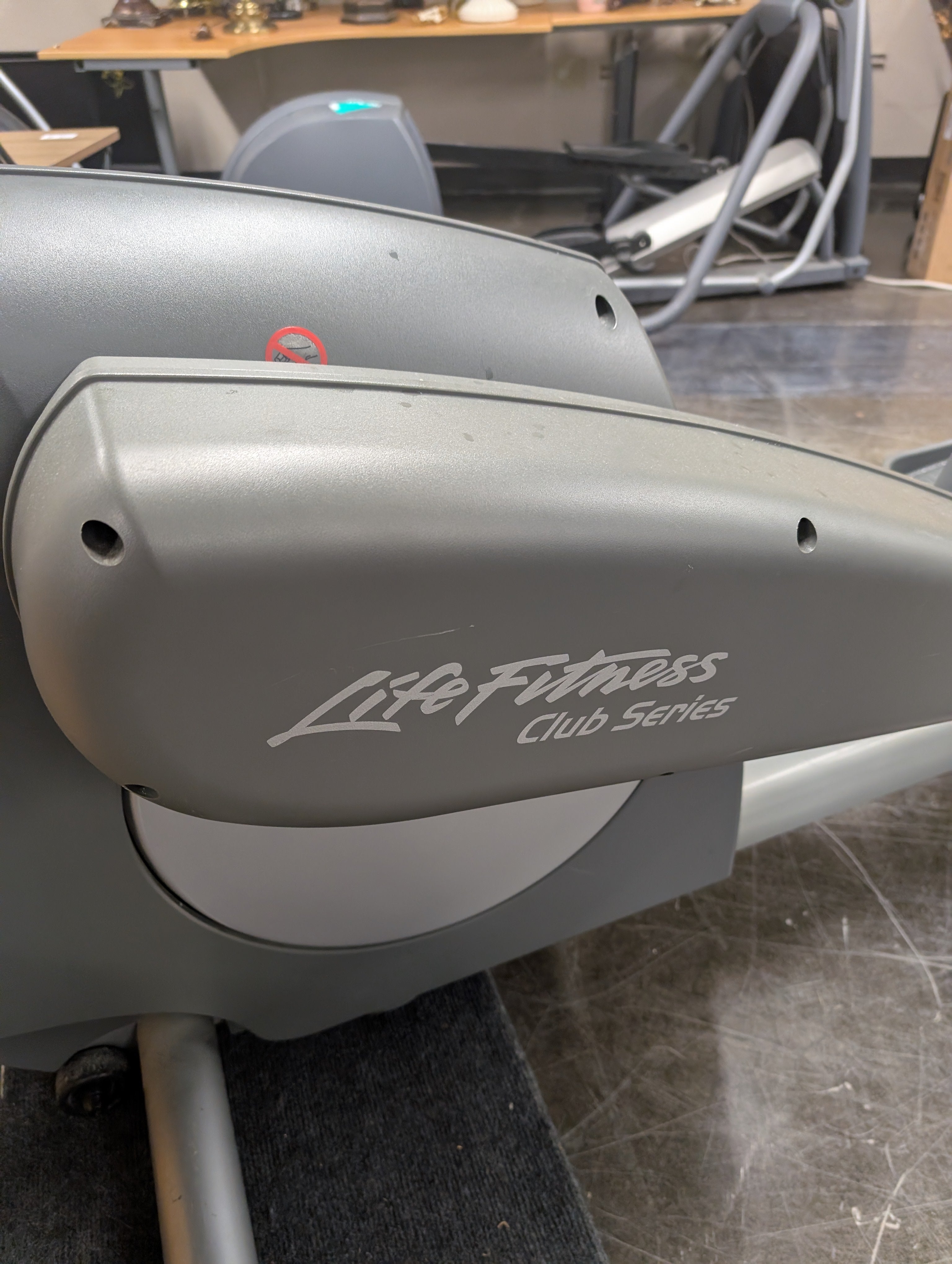 Life Fitness Club Series Elliptical Cross-Trainer Home Fitness Machine