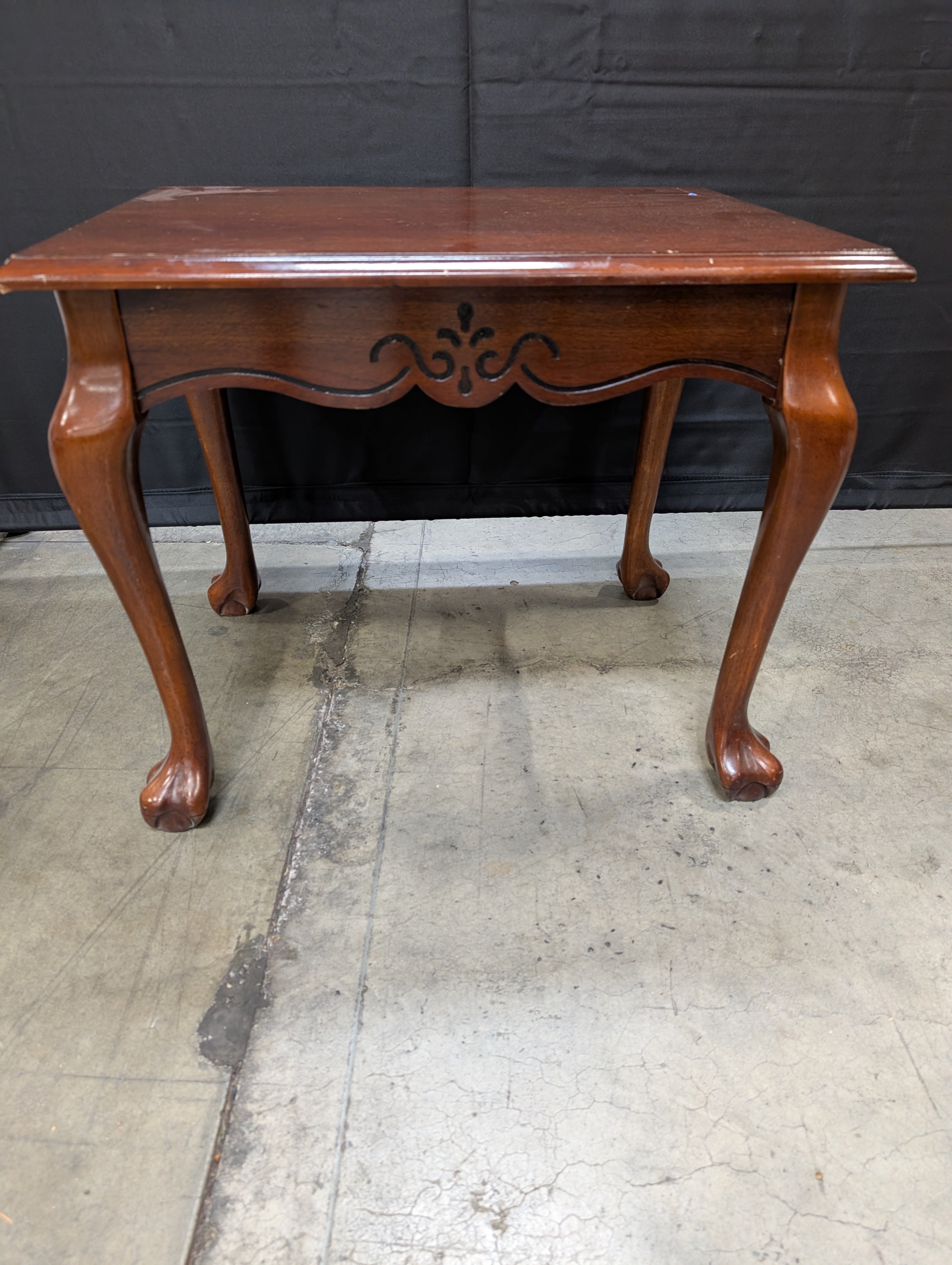 Traditional Dark Wood Accent Side Table