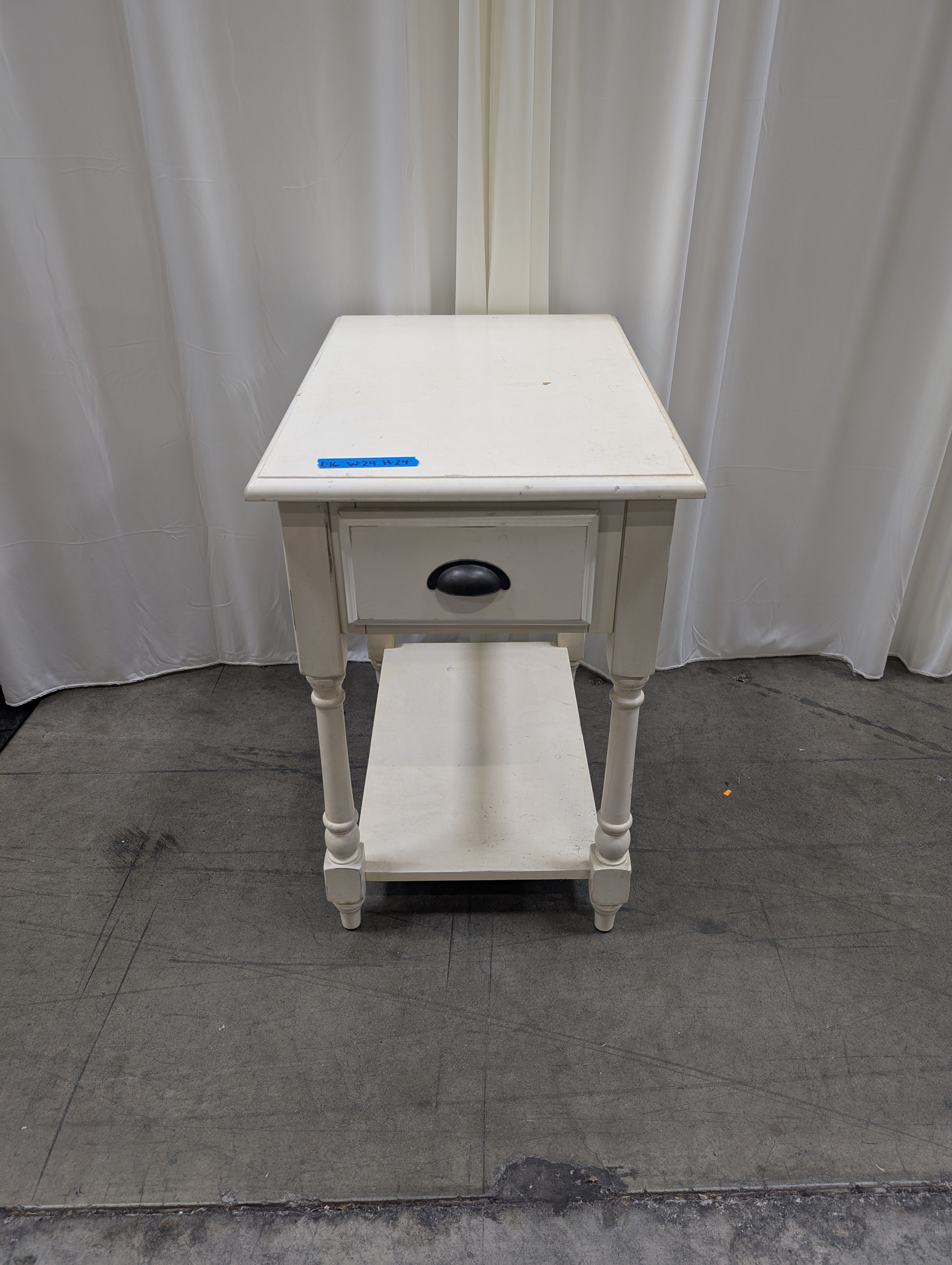 Off-White Cottage Style End Table with Turned Legs