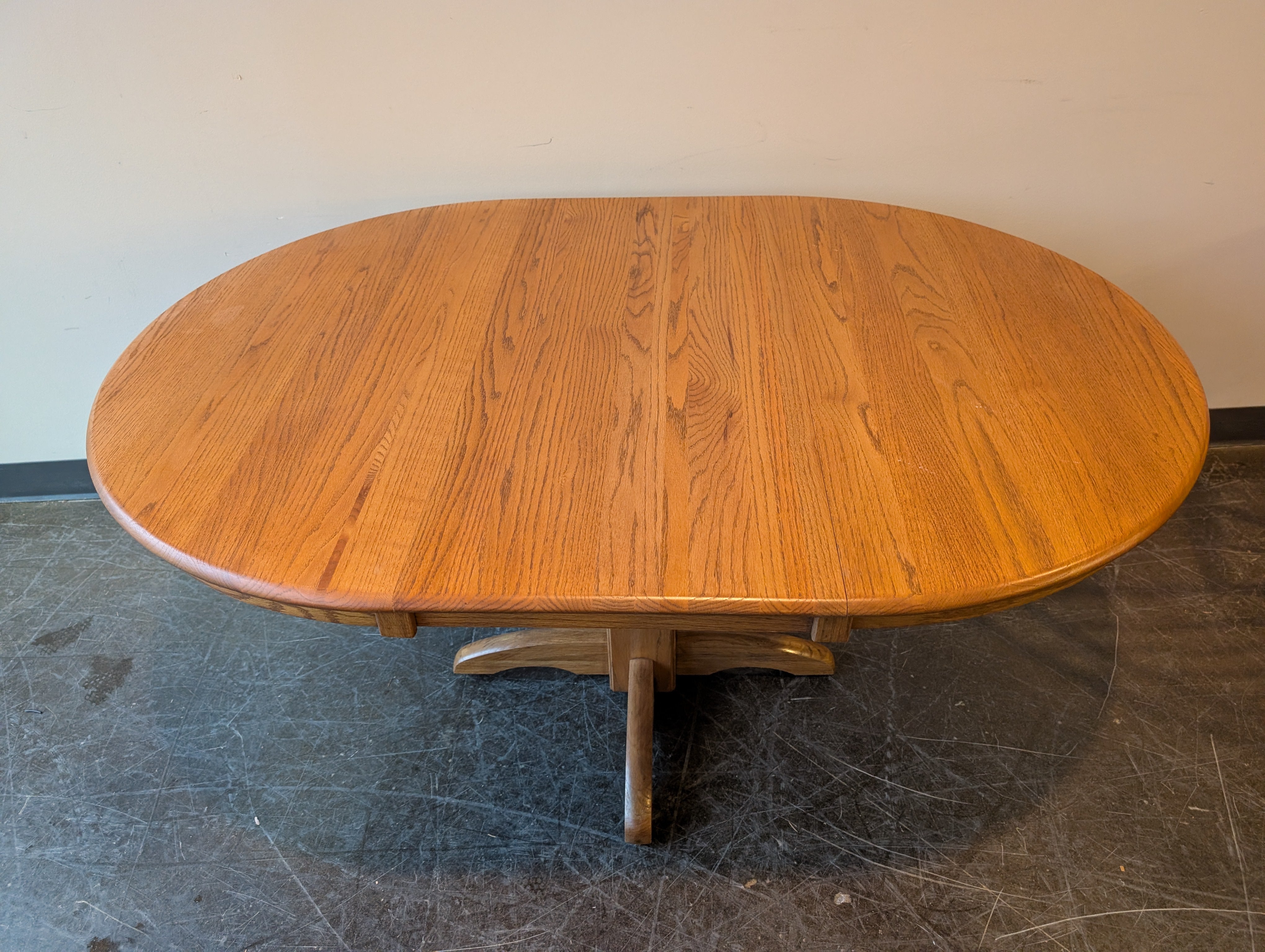 Round Pedestal Wood Dining Table