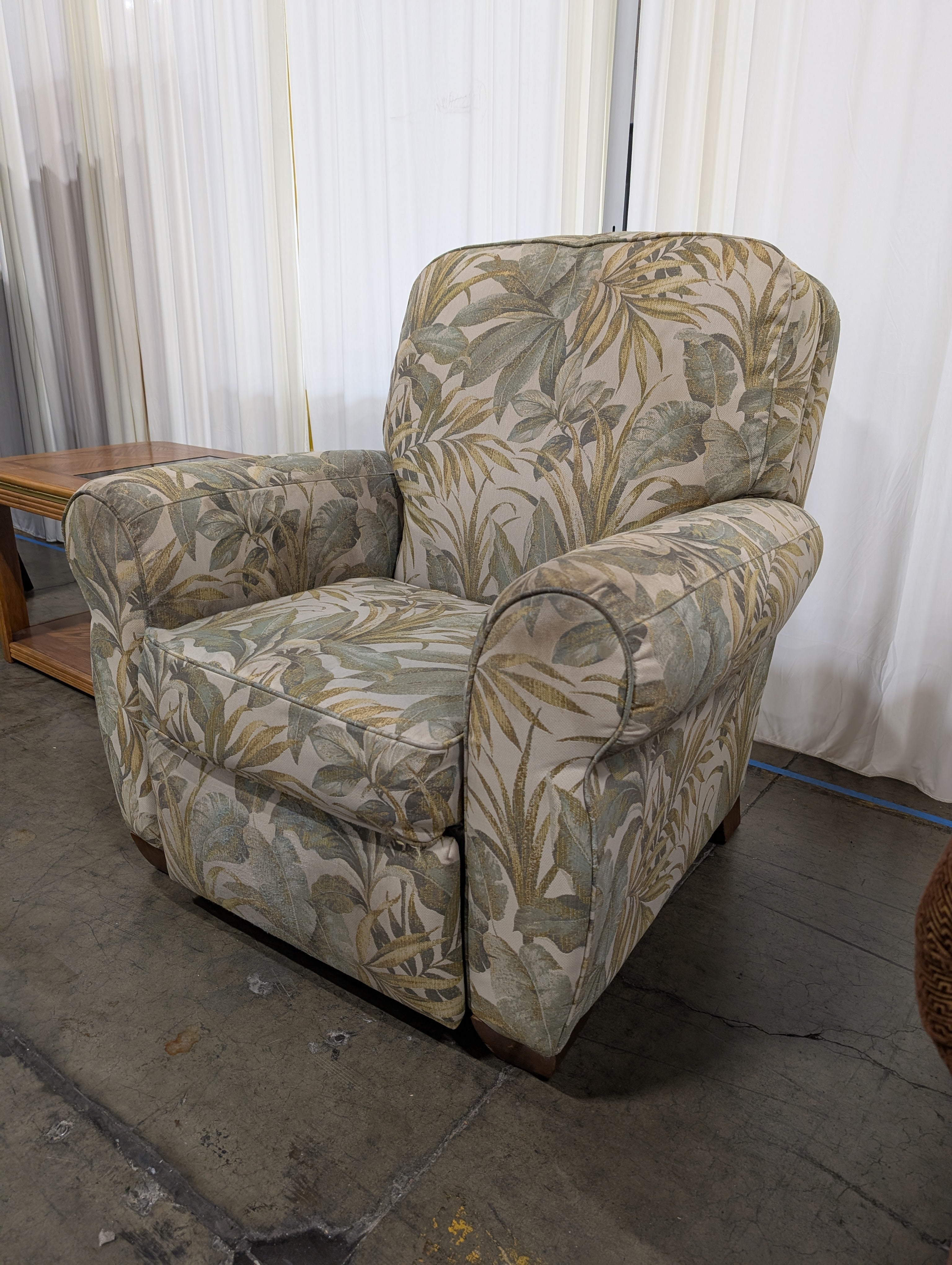 Green Botanical Print Upholstered Recliner