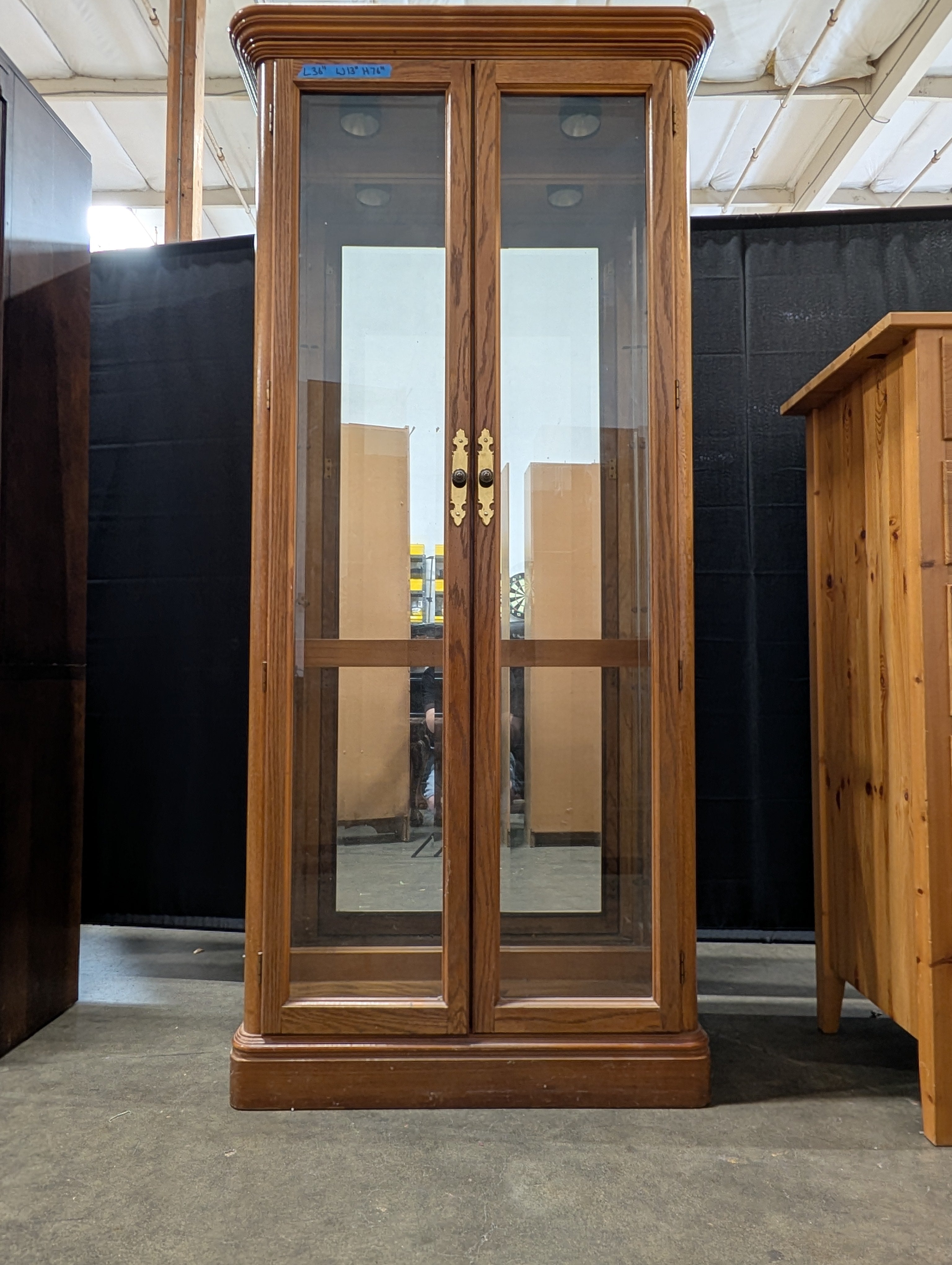 Hardwood Glass Door Display Cabinet with Interior Shelves