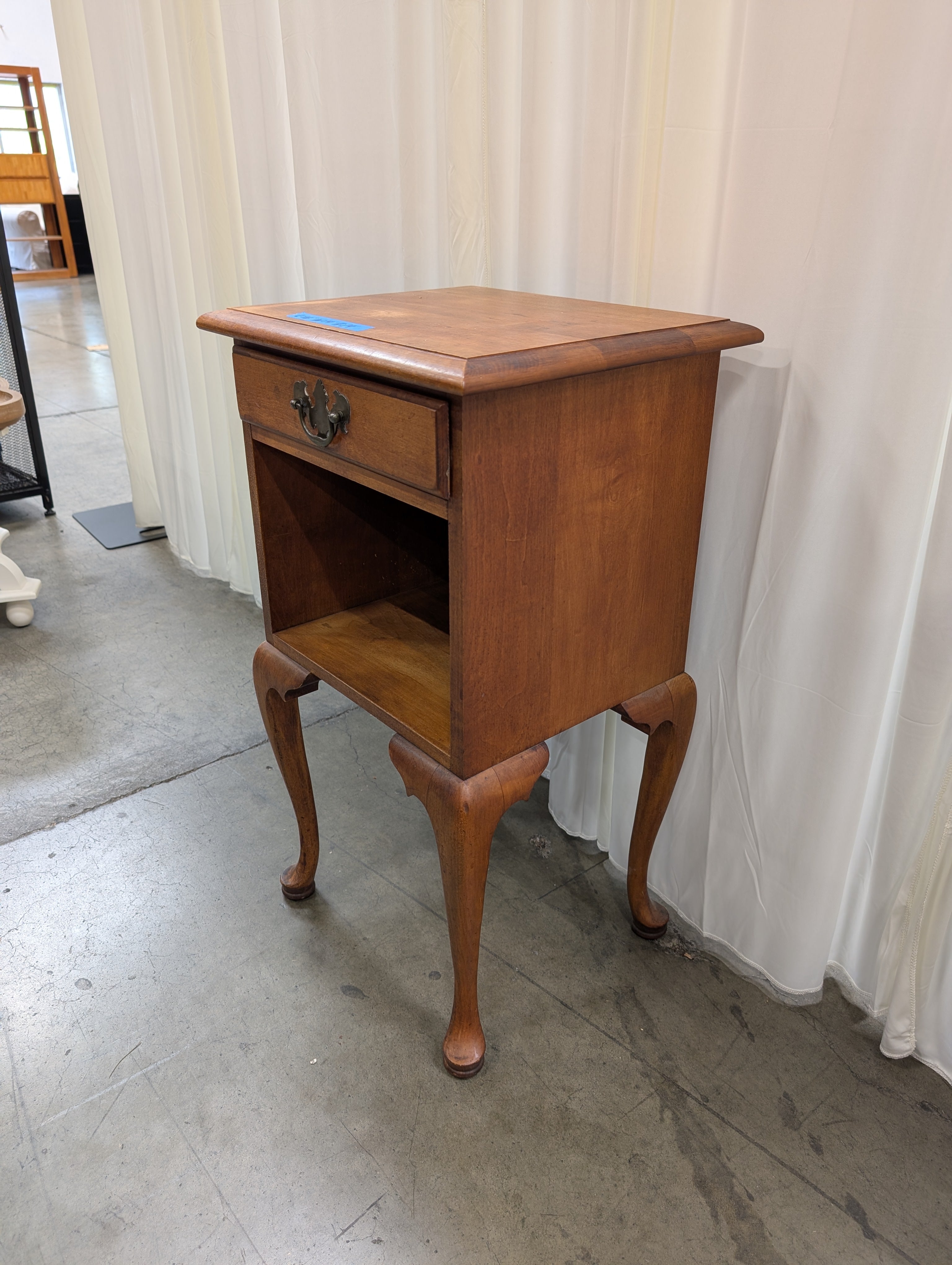 Queen Anne Style Wood Nightstand with Drawer