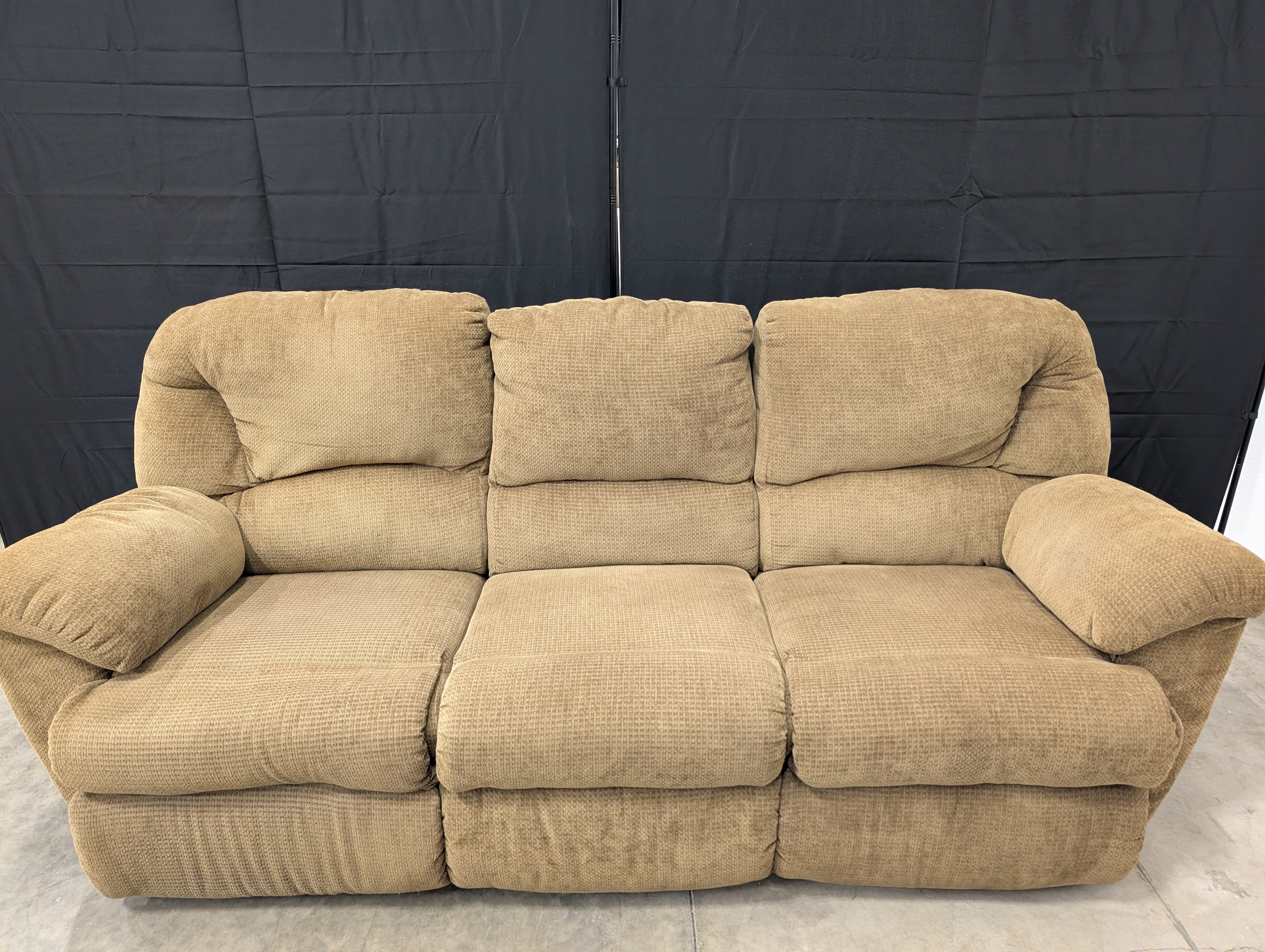 *** Only one side works***Plush Brown Reclining Sofa