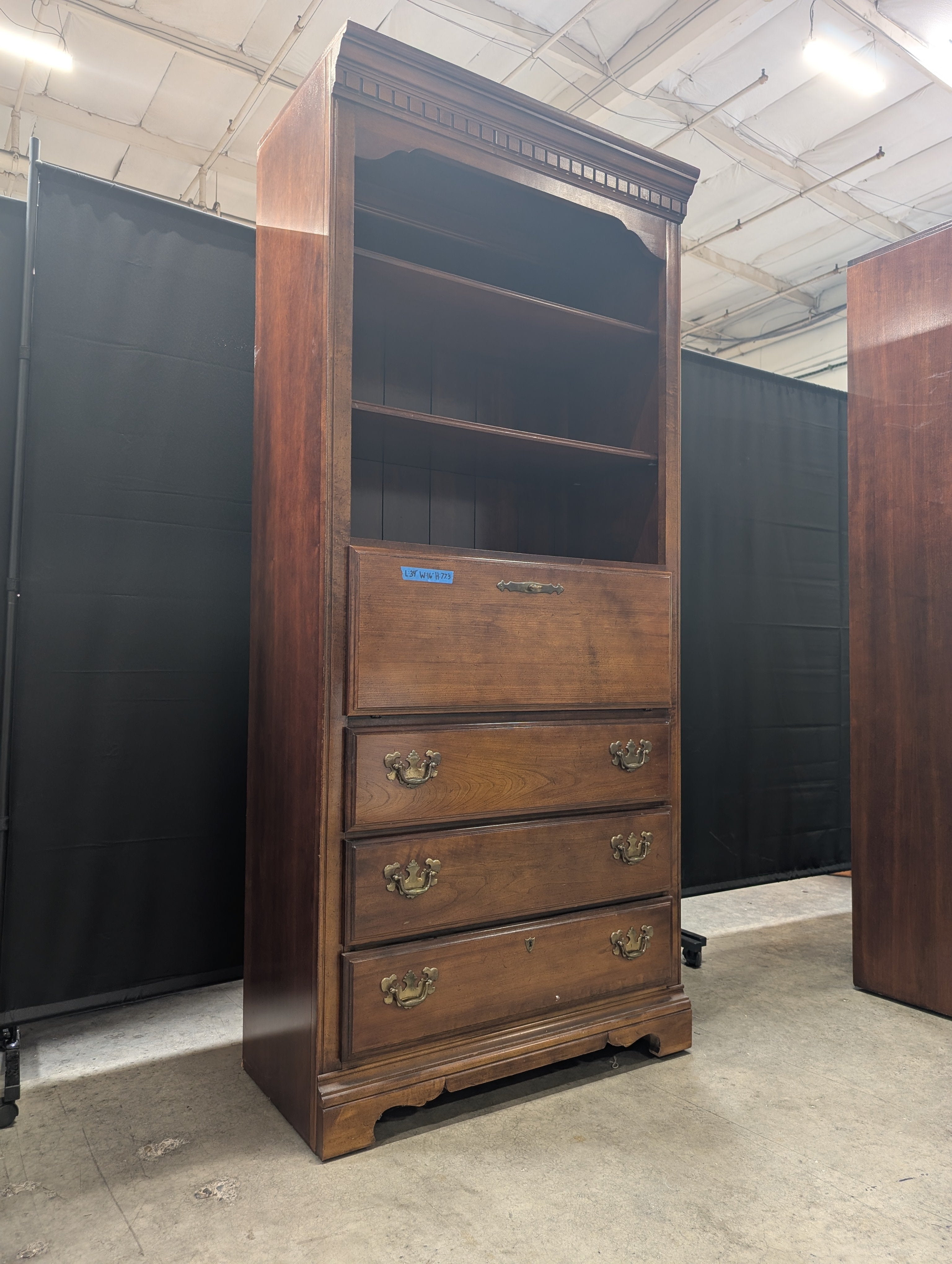 Traditional Brown American Drew Wood Dresser with Hutch