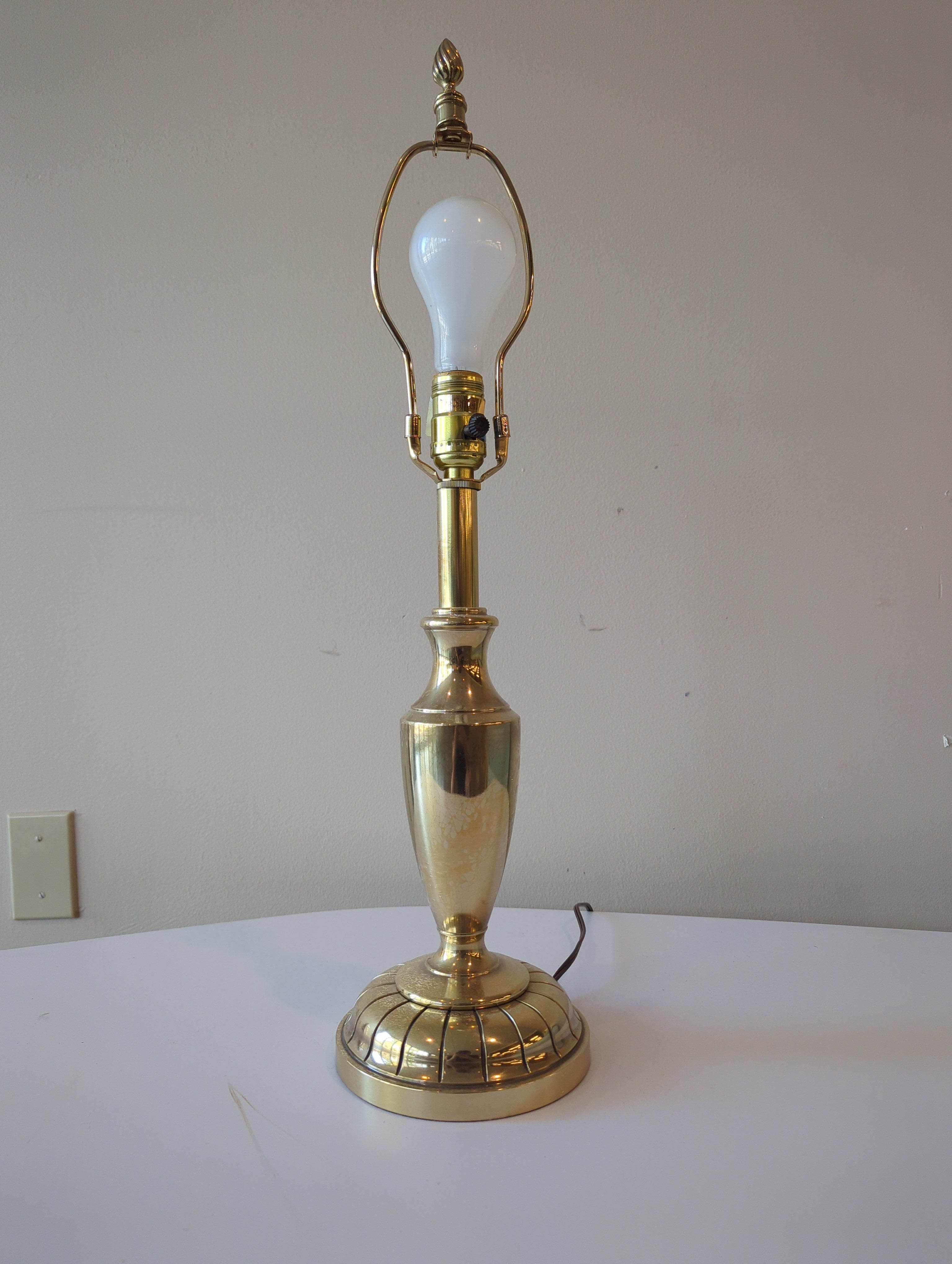 Antique Brass Table Lamp with Urn-Shaped Base