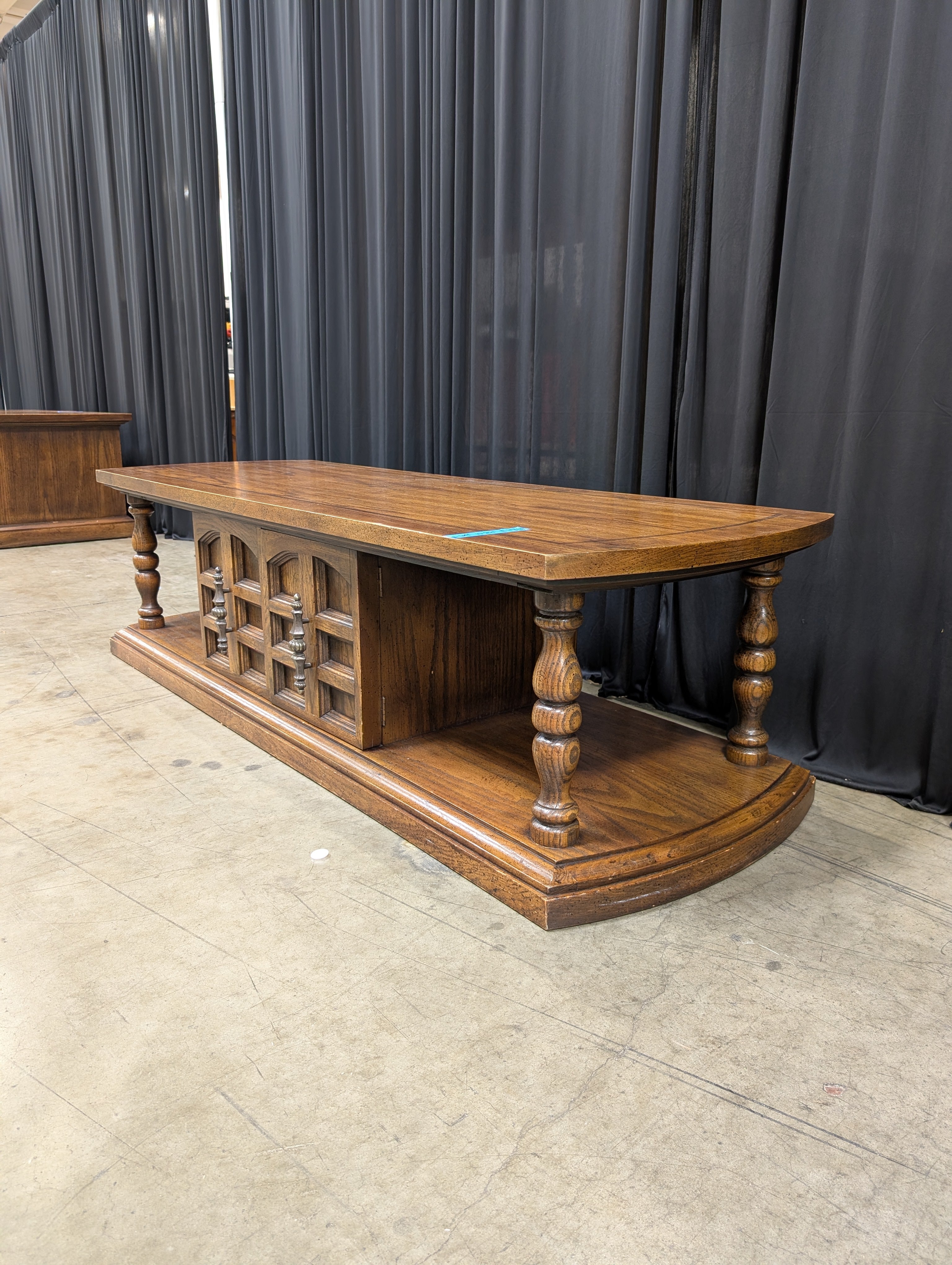 Dark Wood Traditional Coffee Table with Turned Legs