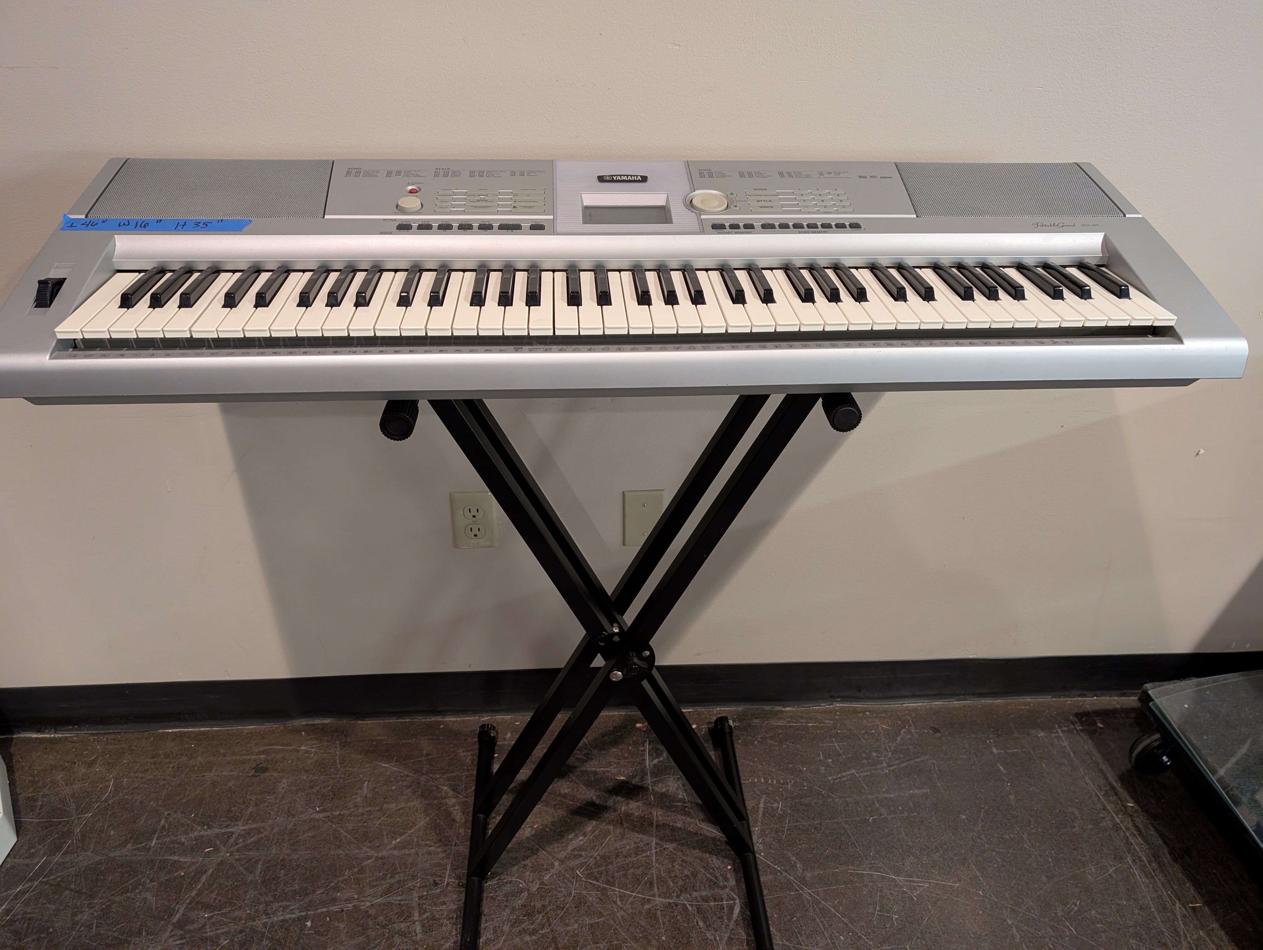 Yamaha Portable Grand DGX-205 Digital Piano Keyboard (Missing Cord)