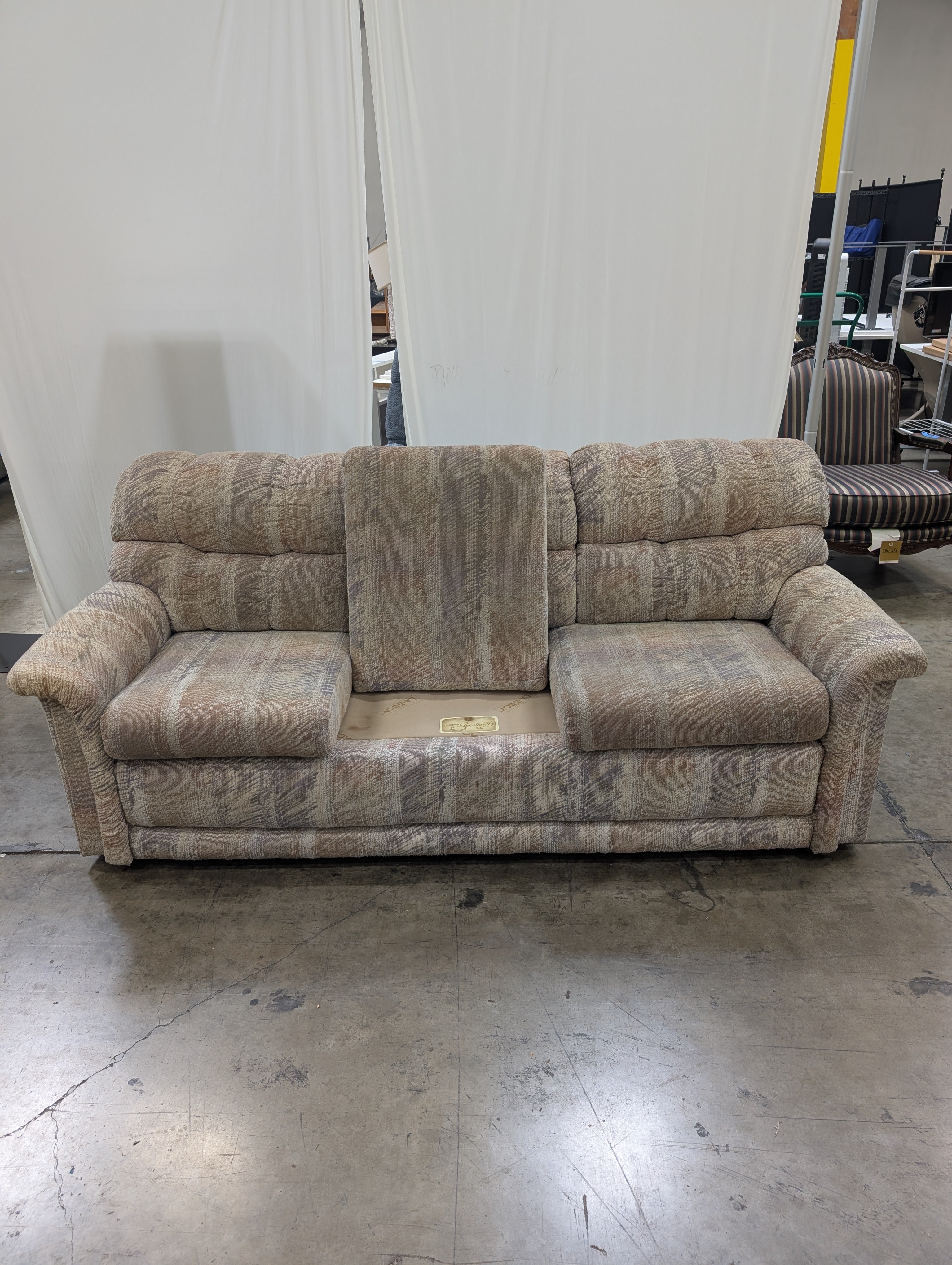 LA-Z-BOY Patterned Fabric Tufted Back sofa