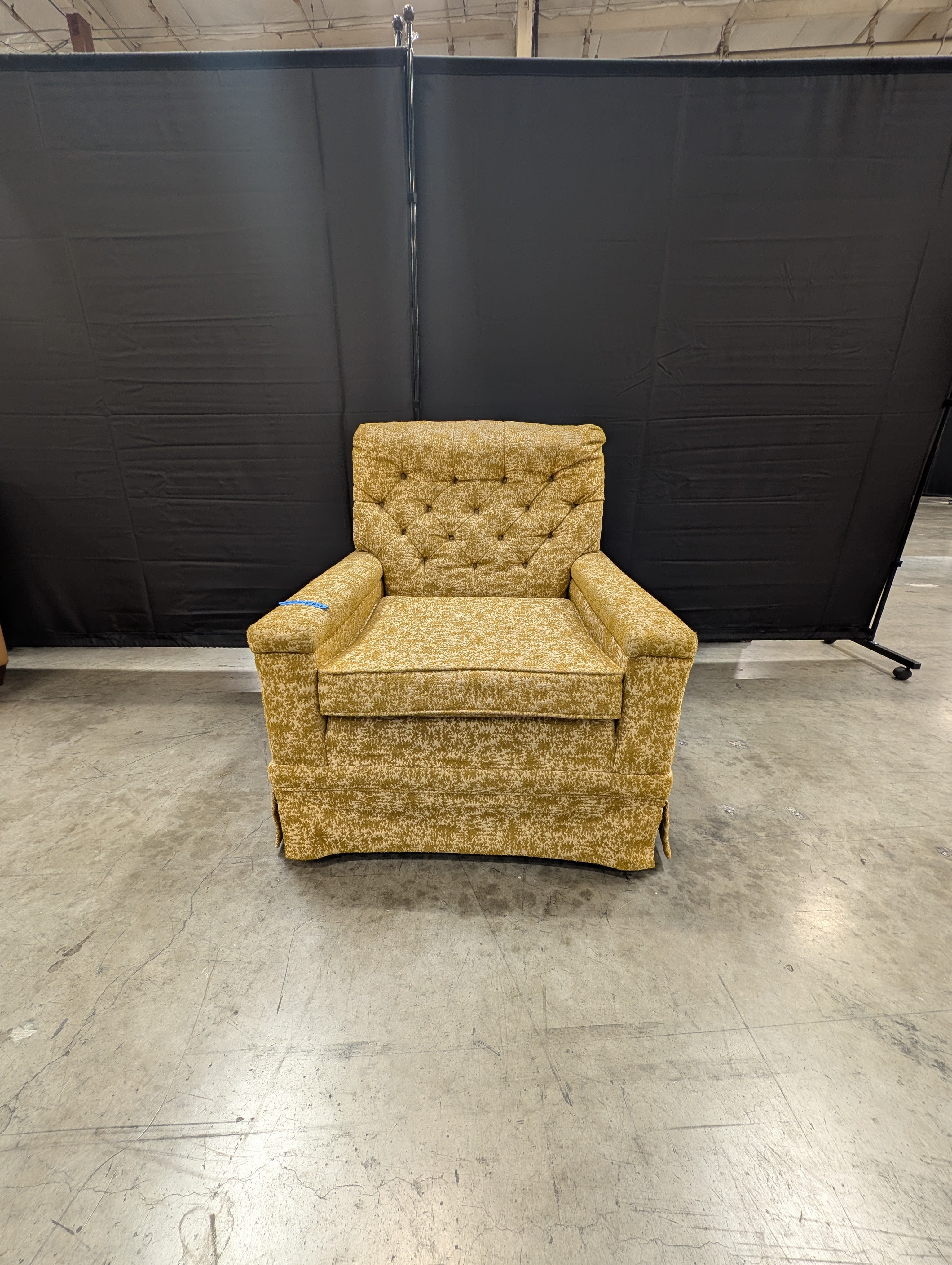 Vintage FLEXSTEEL Gold Tufted Armchair