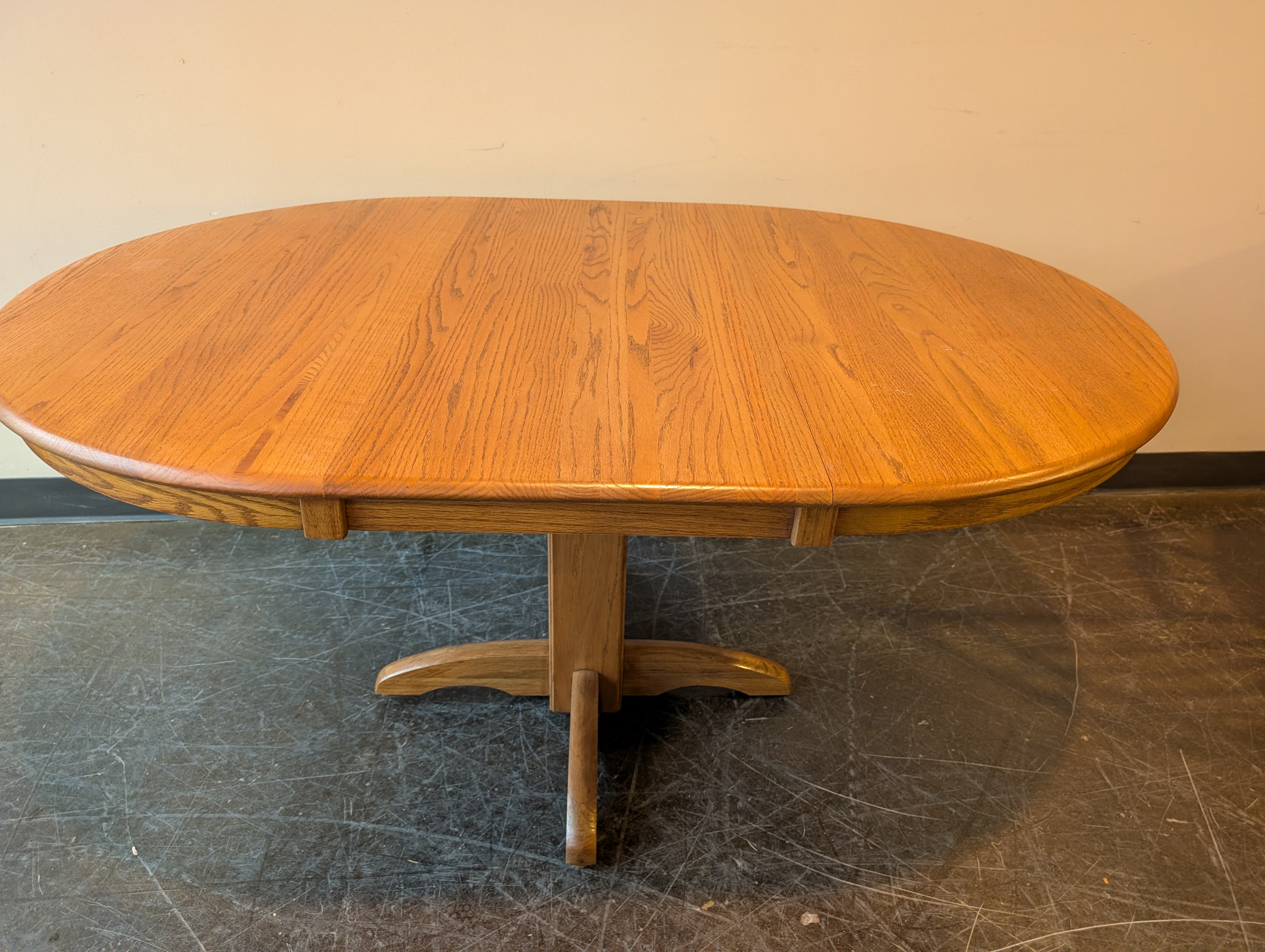 Round Pedestal Wood Dining Table
