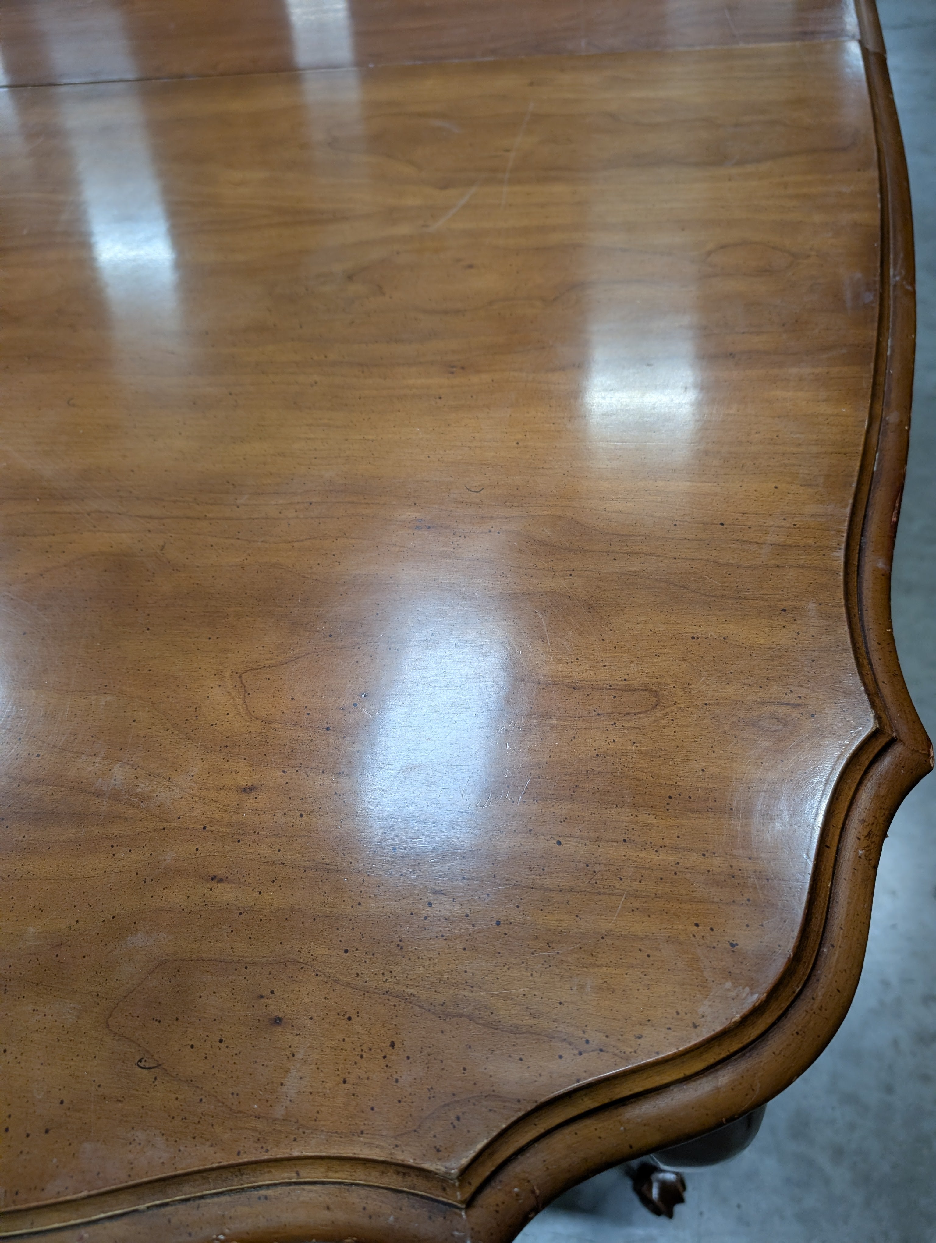 Traditional Cabriole Leg Wood Dining Table