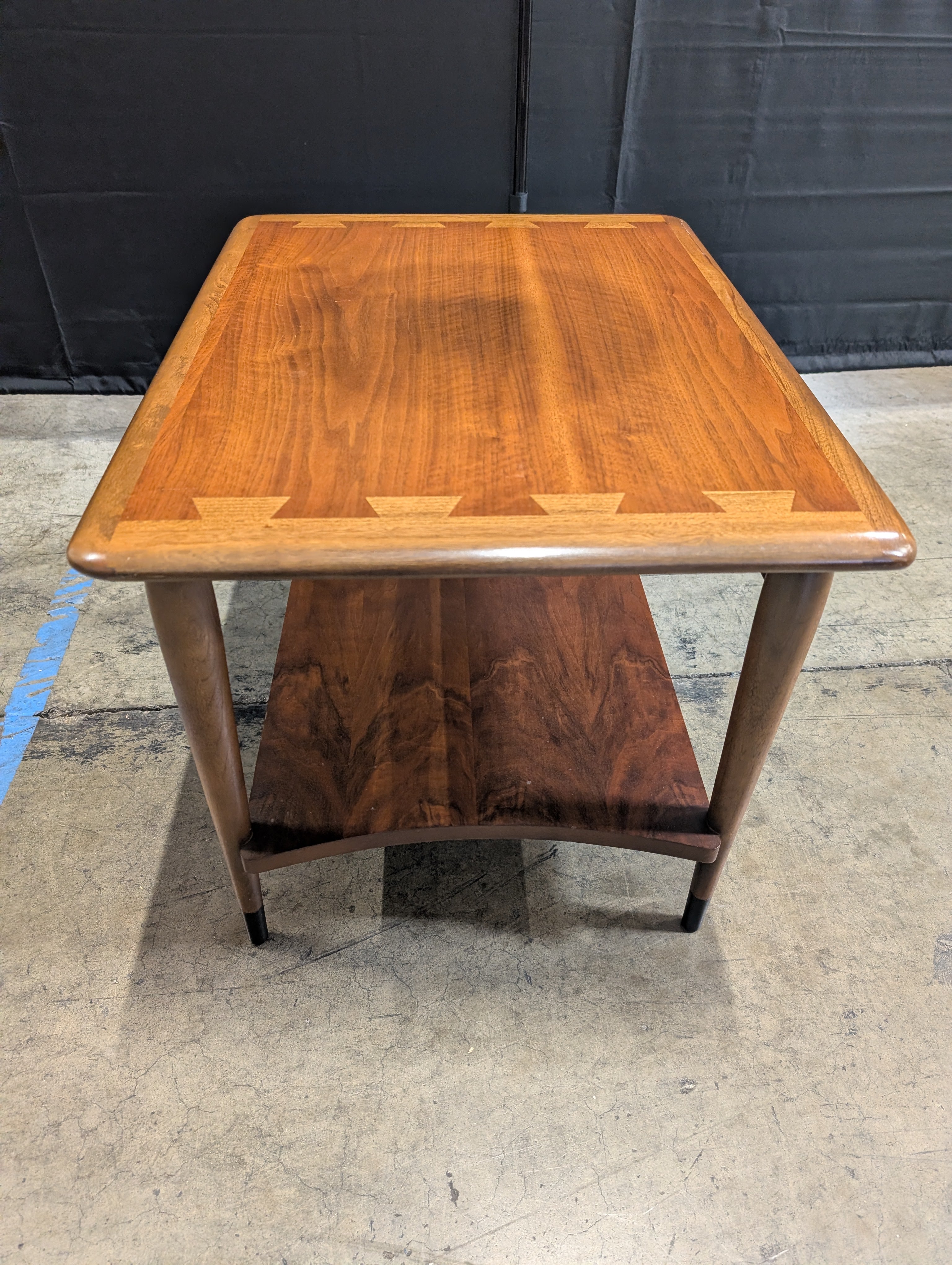 Lane Furniture Wood End Table with Inlaid Top and Lower Shelf