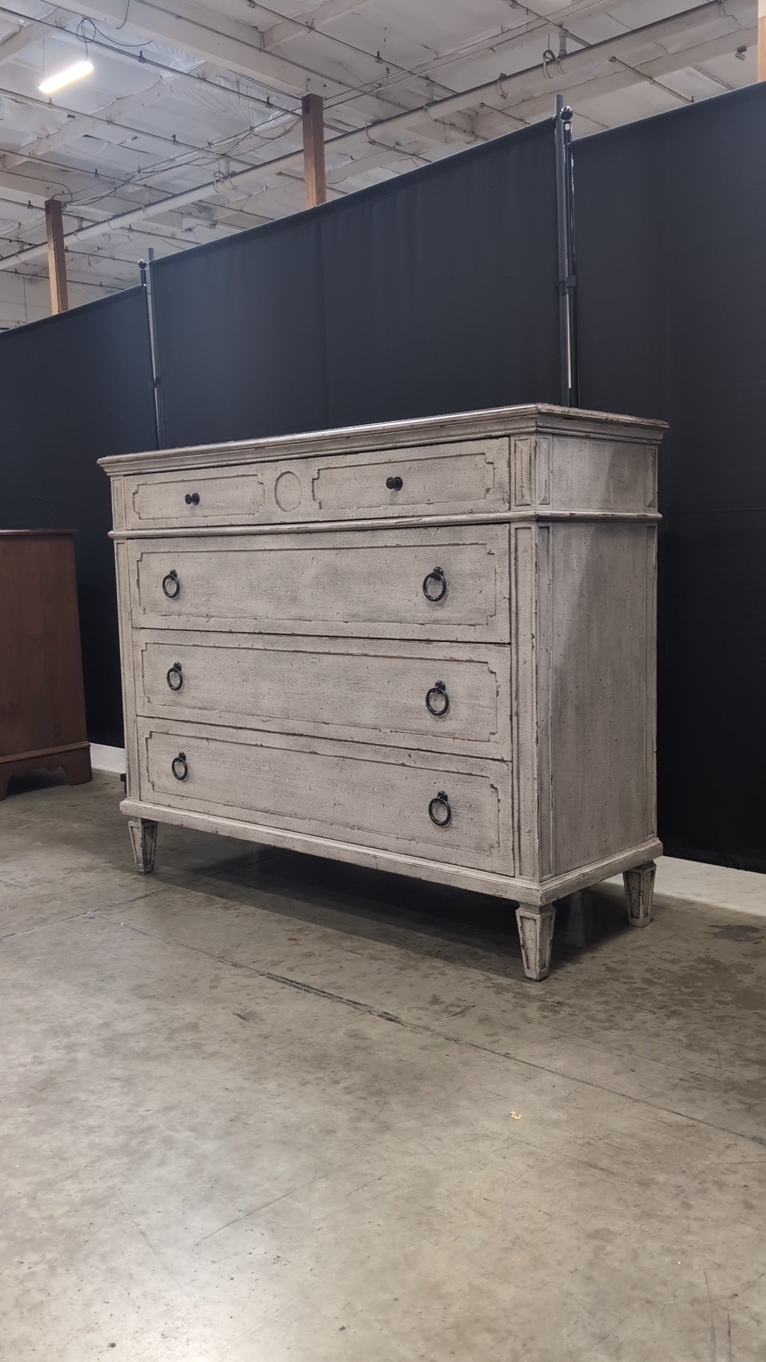 Bassett Furniture Verona 4-Drawer Rustic Farmhouse Style Distressed Wood Dresser