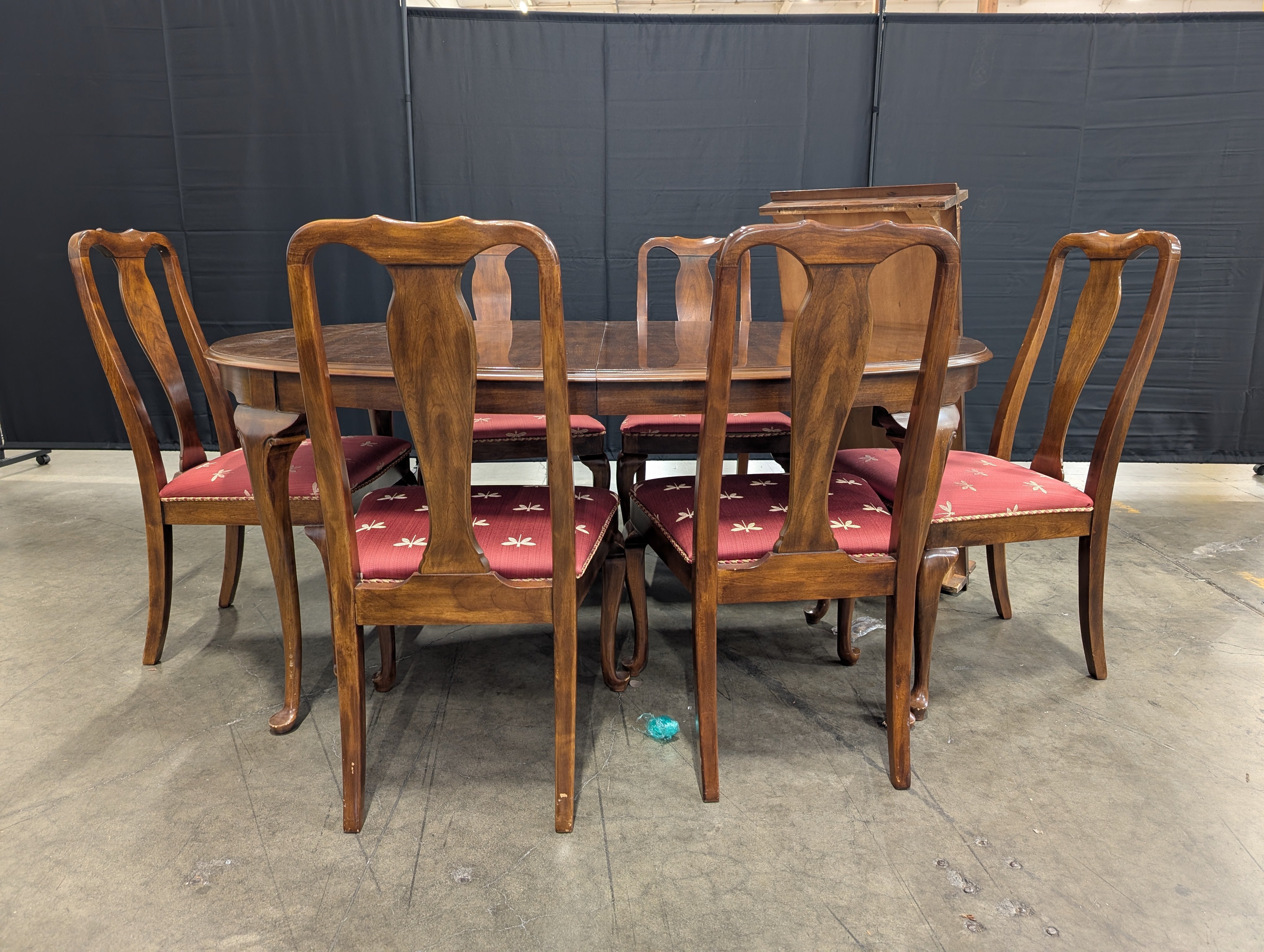 Drexel Traditional Dark Wood Oval Dining Table with Dragonfly Upholstered Chairs