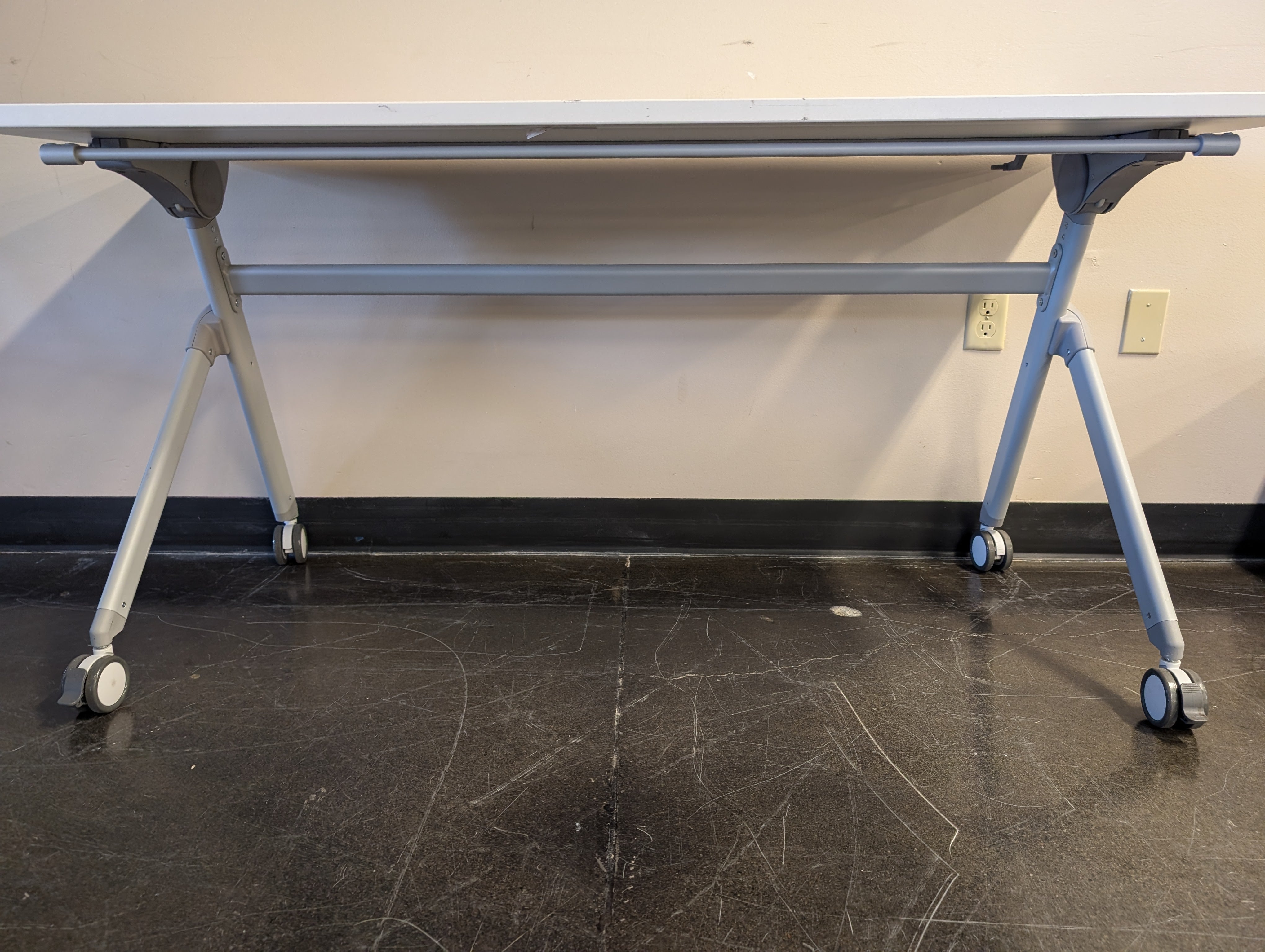 Modern Mobile Rectangular Office Desk with Casters