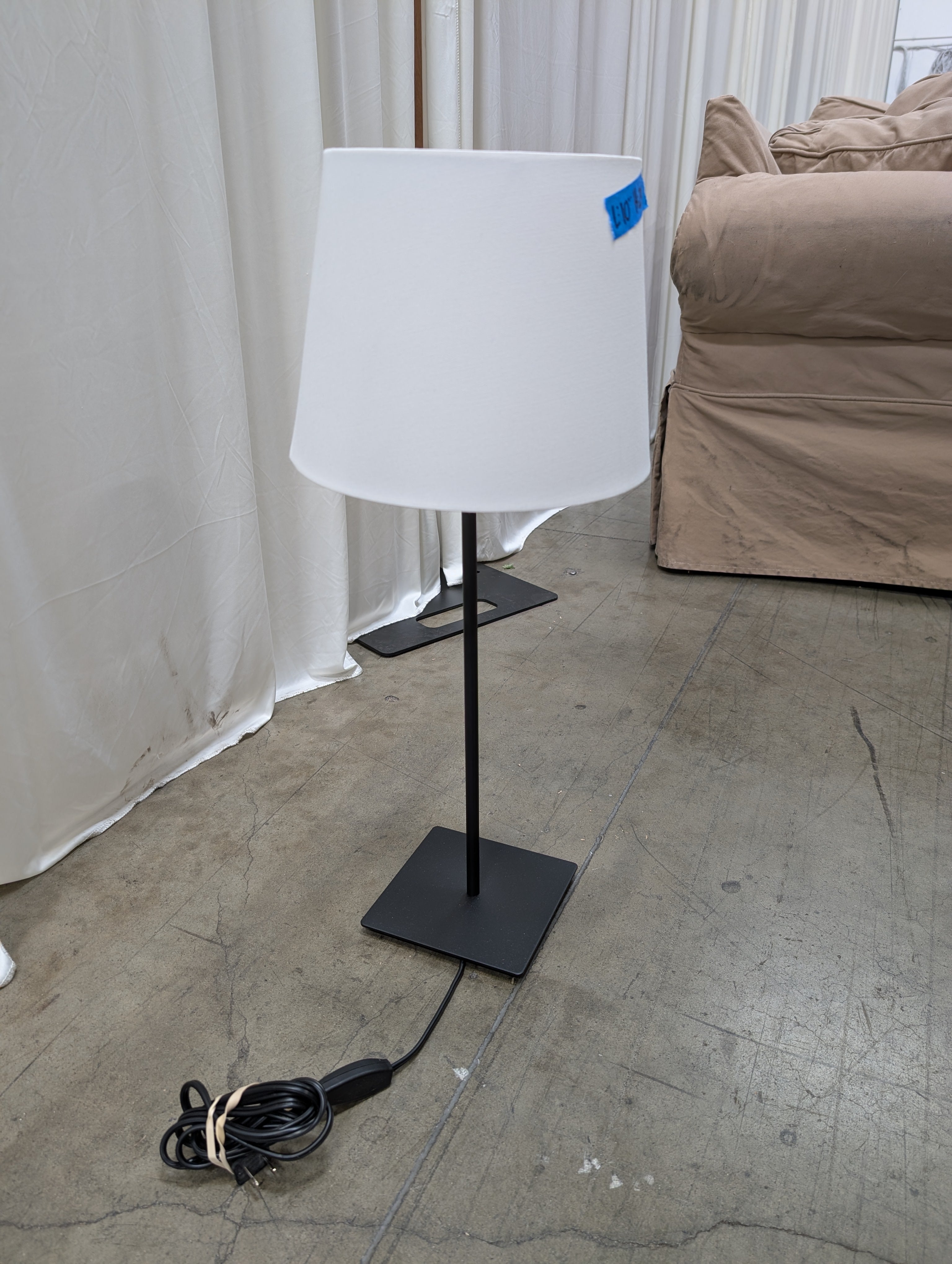Minimalist Black Metal Table Lamp with White Shade