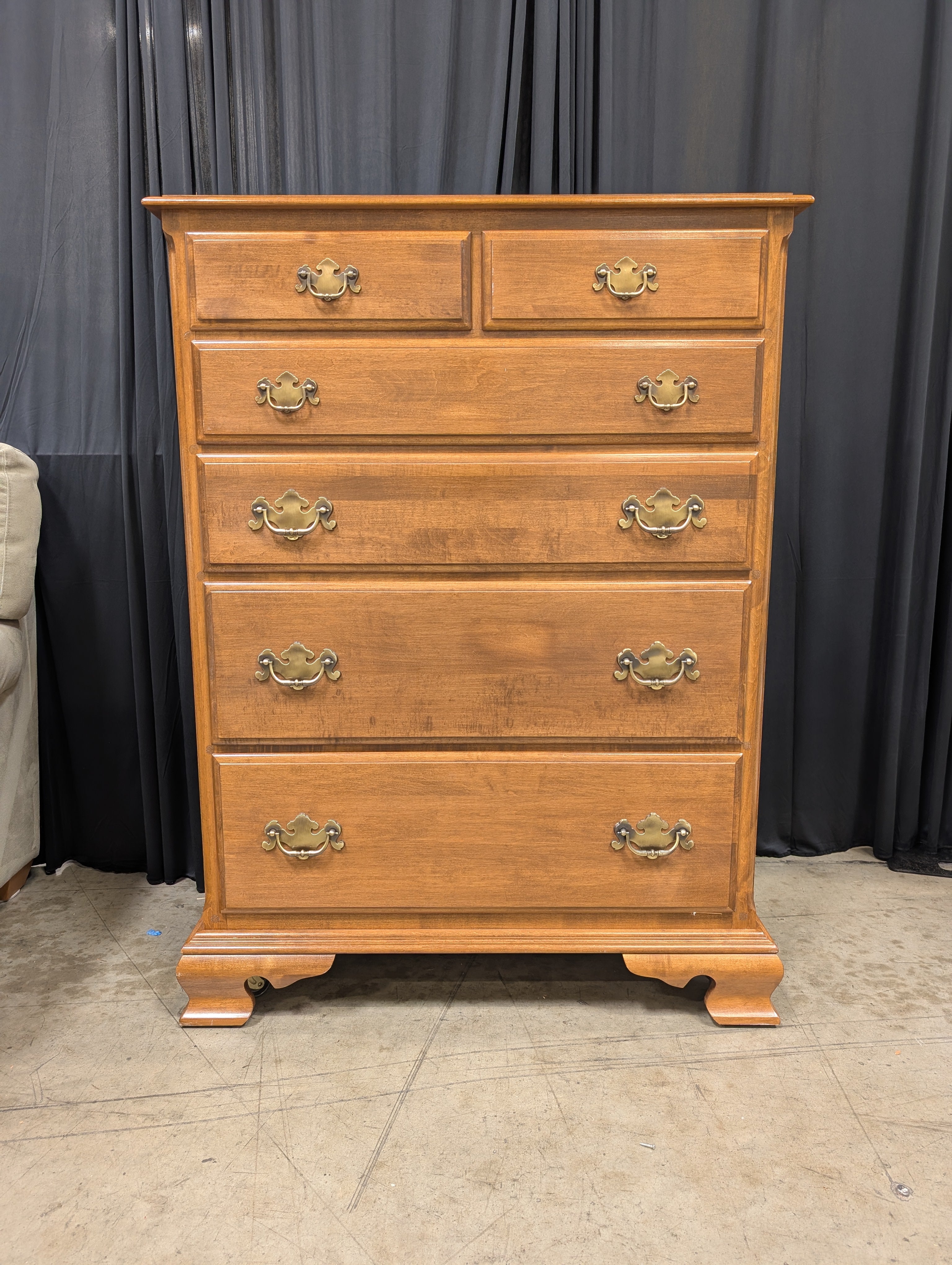 Traditional Ethan Allen Six-Drawer Dresser in Warm Wood