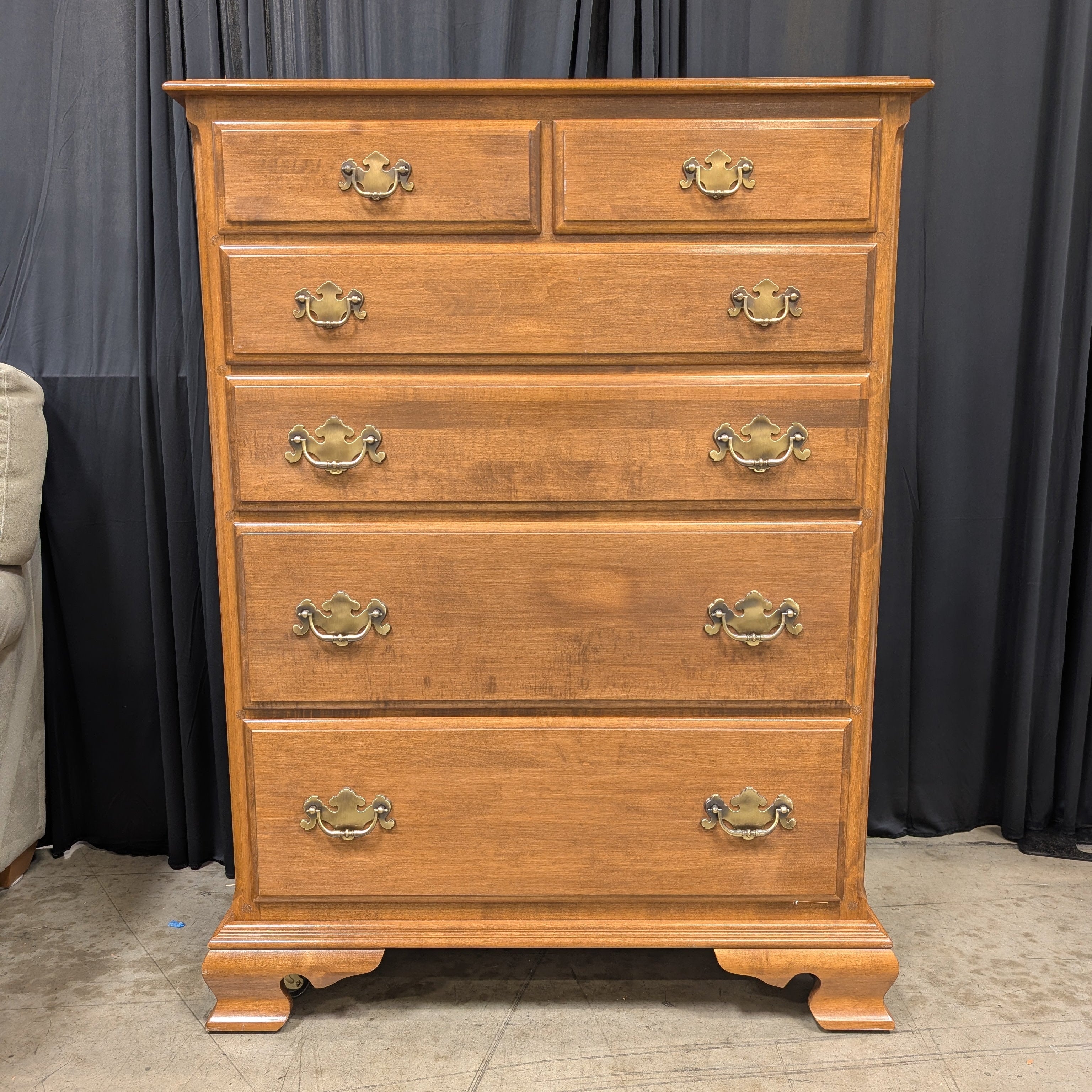 Traditional Ethan Allen Six-Drawer Dresser in Warm Wood
