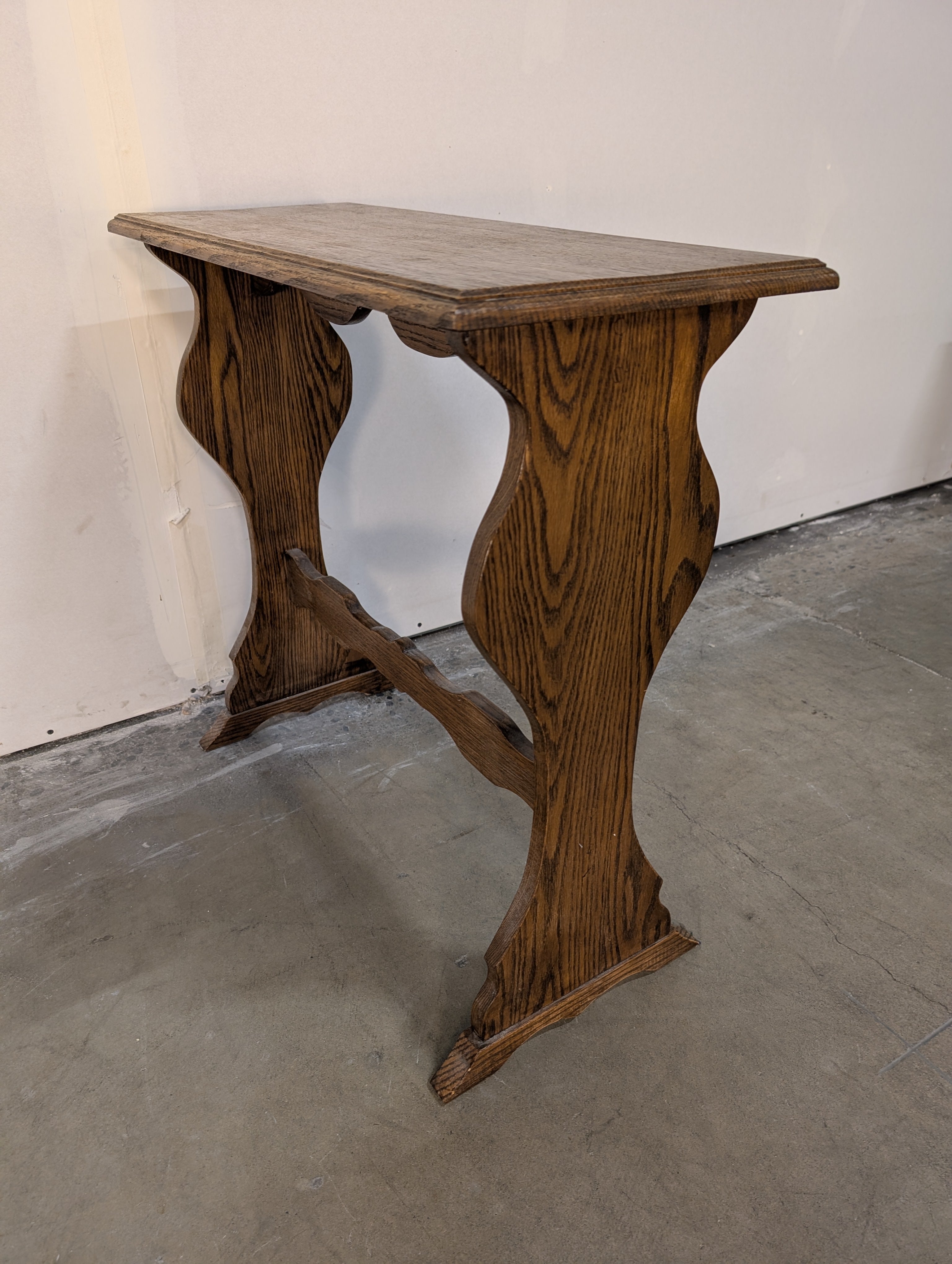 Rustic Wooden Accent Table with Scalloped Stretcher
