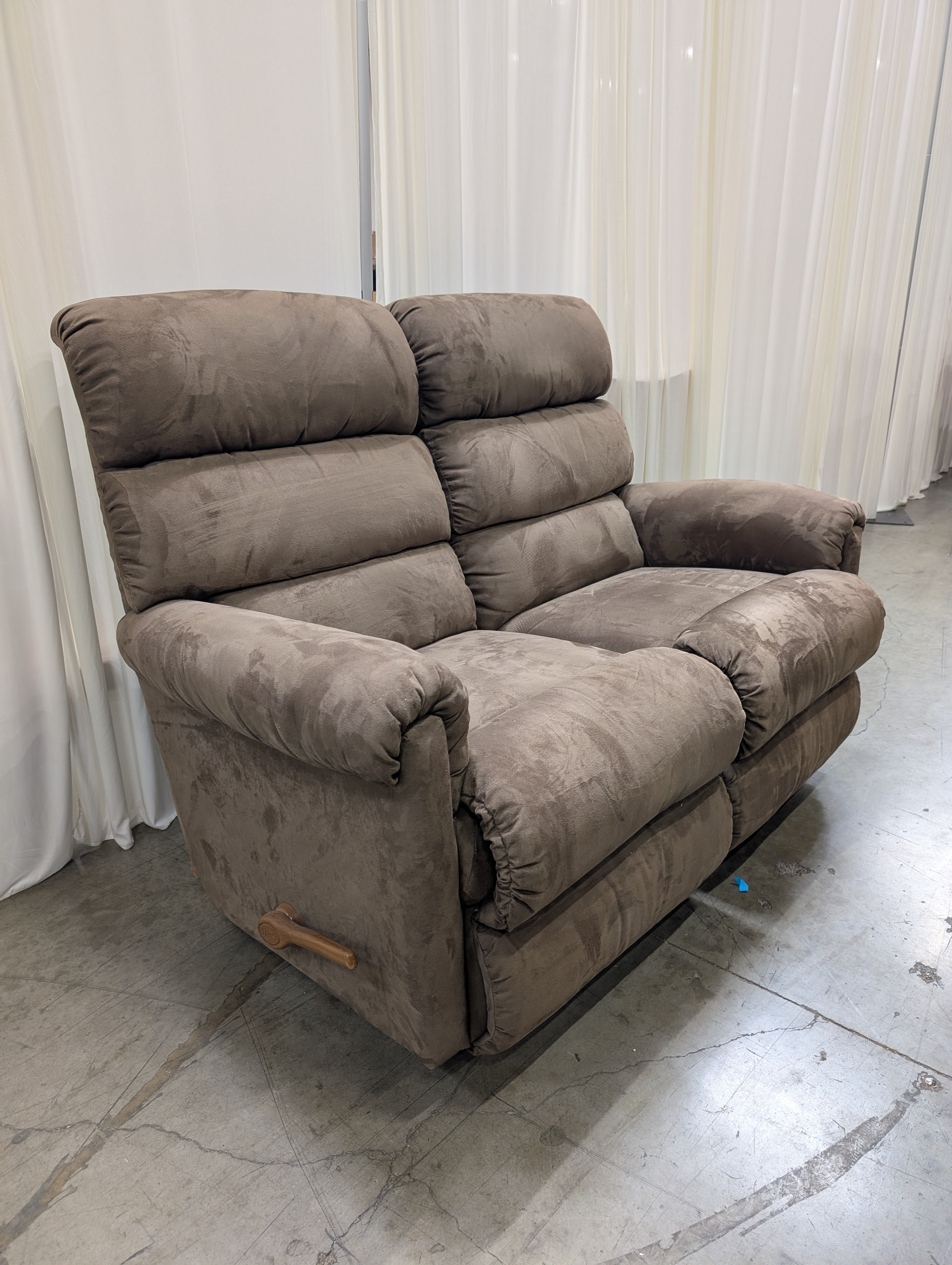 Dual Reclining Two-Seat Loveseat in Brown Microfiber