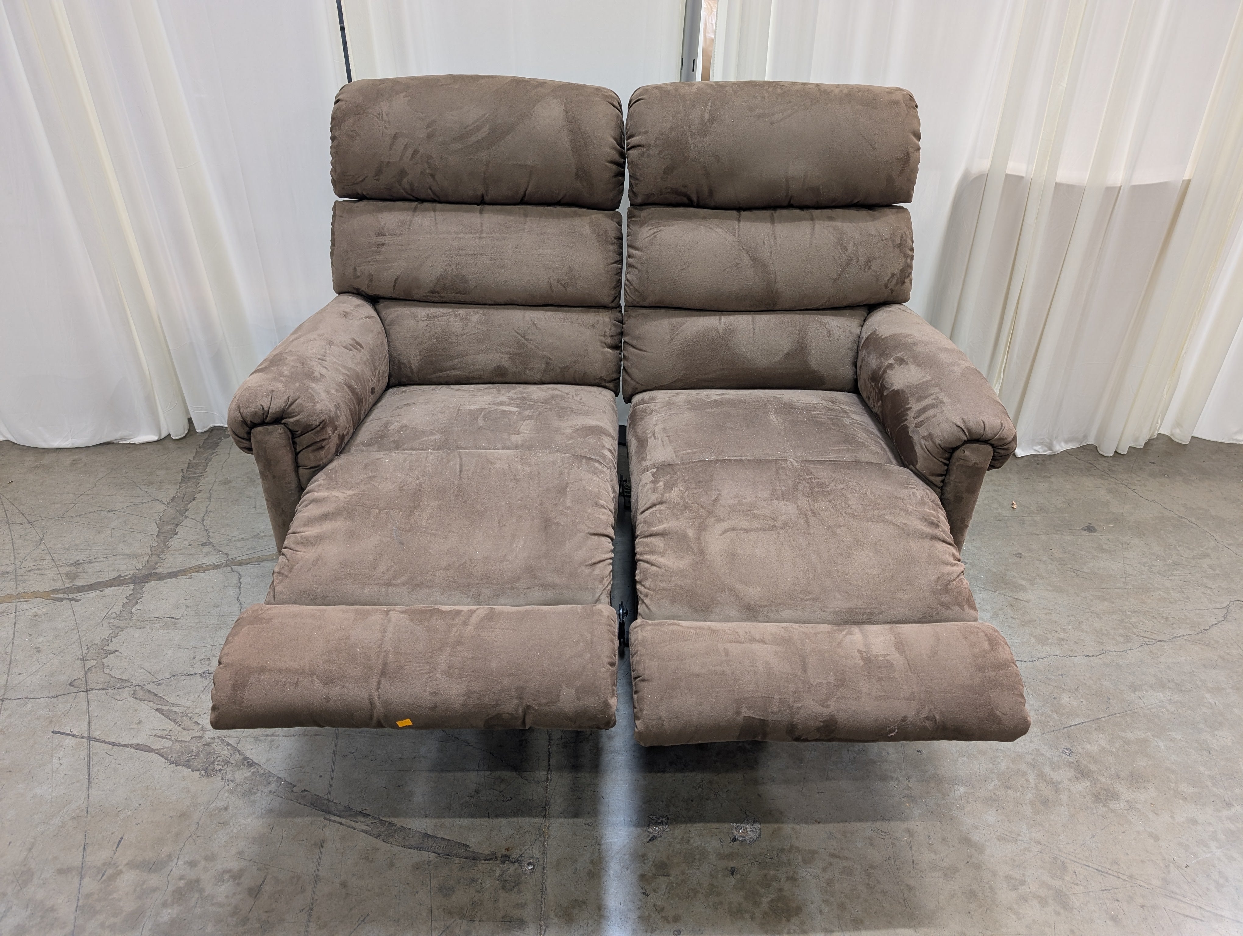 Dual Reclining Two-Seat Loveseat in Brown Microfiber