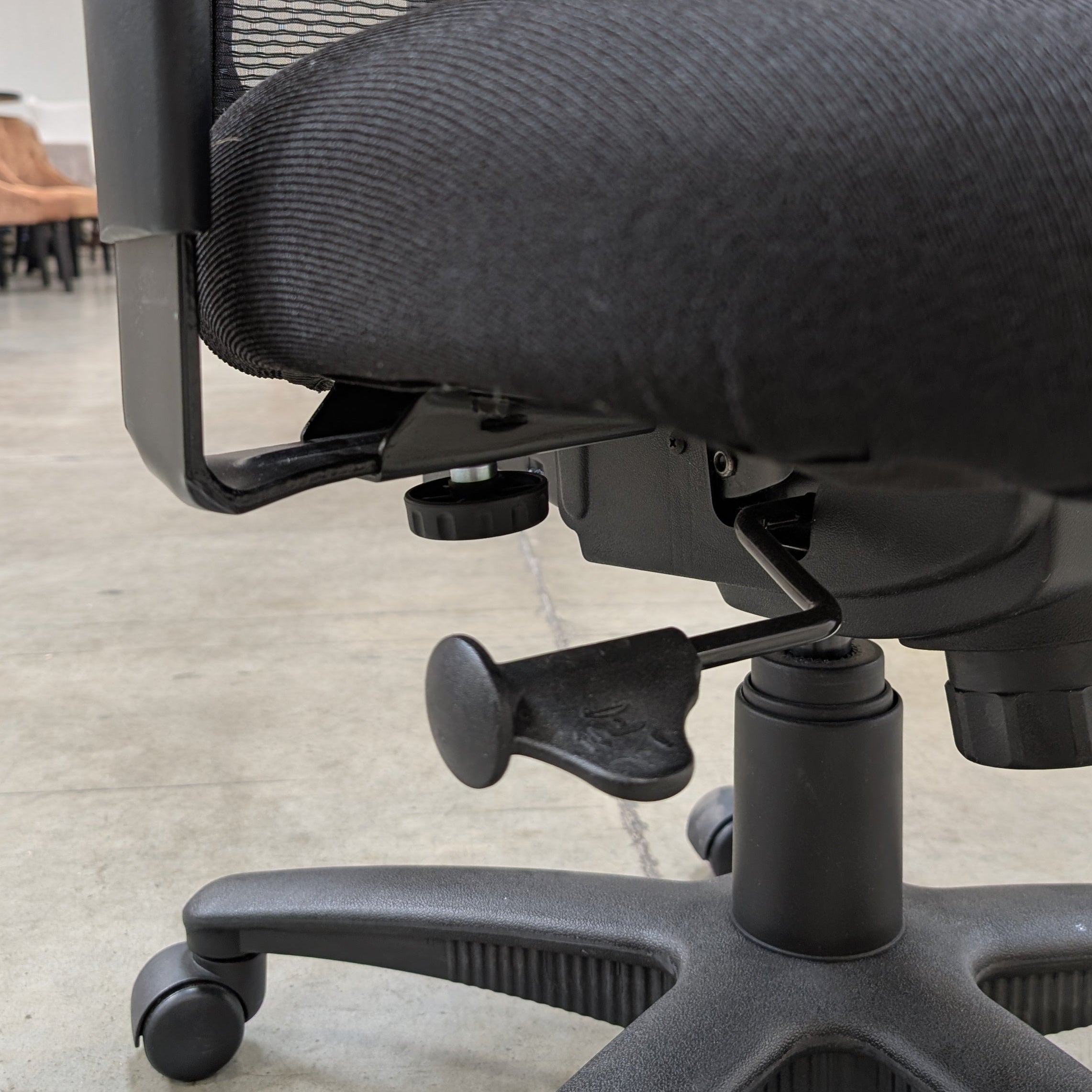 ProGrid Breathable Mesh Back Office Chair with built-in Lumbar Support