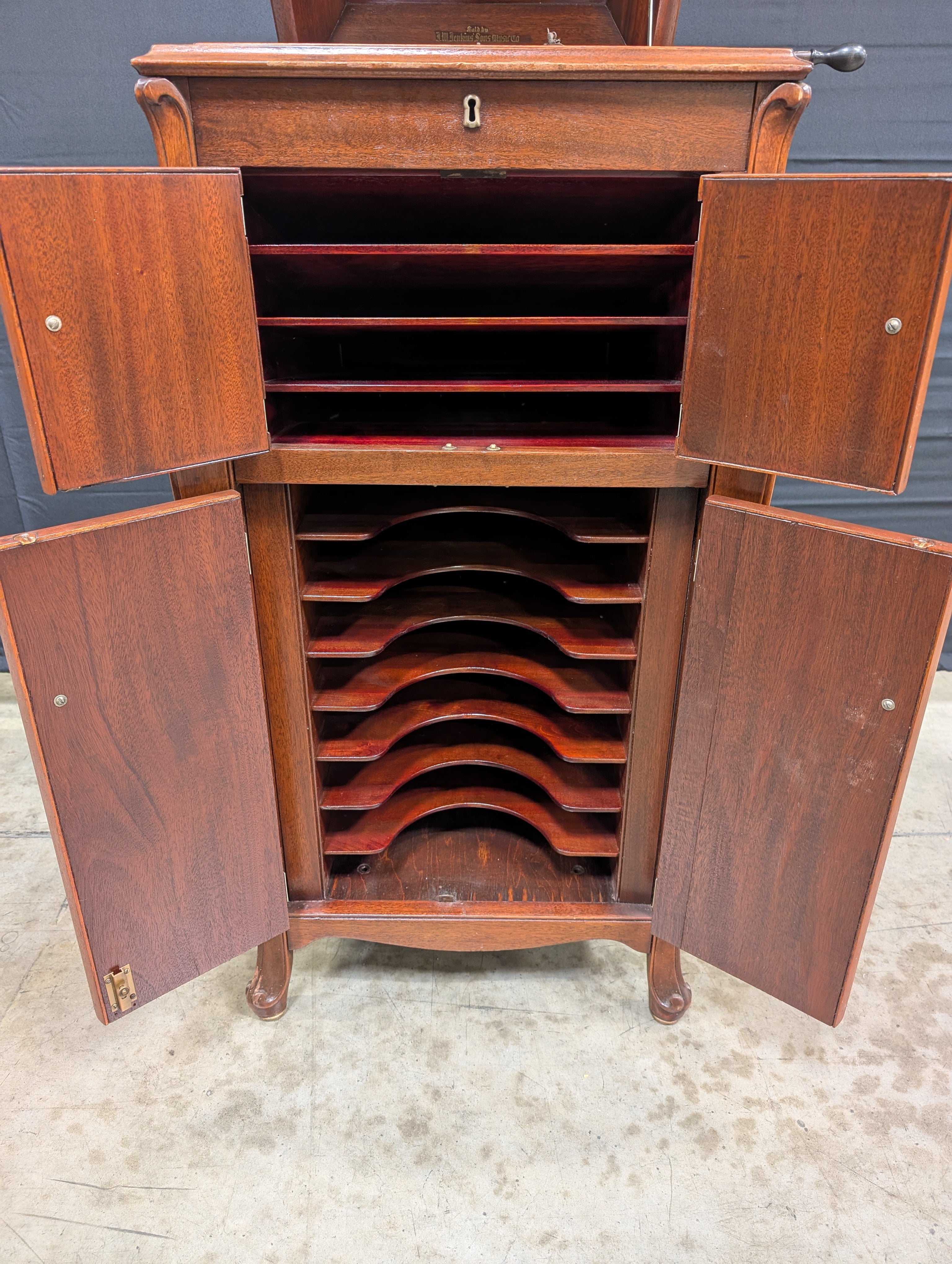 Vintage Victor VV-XI Victrola Phonograph Wood Cabinet