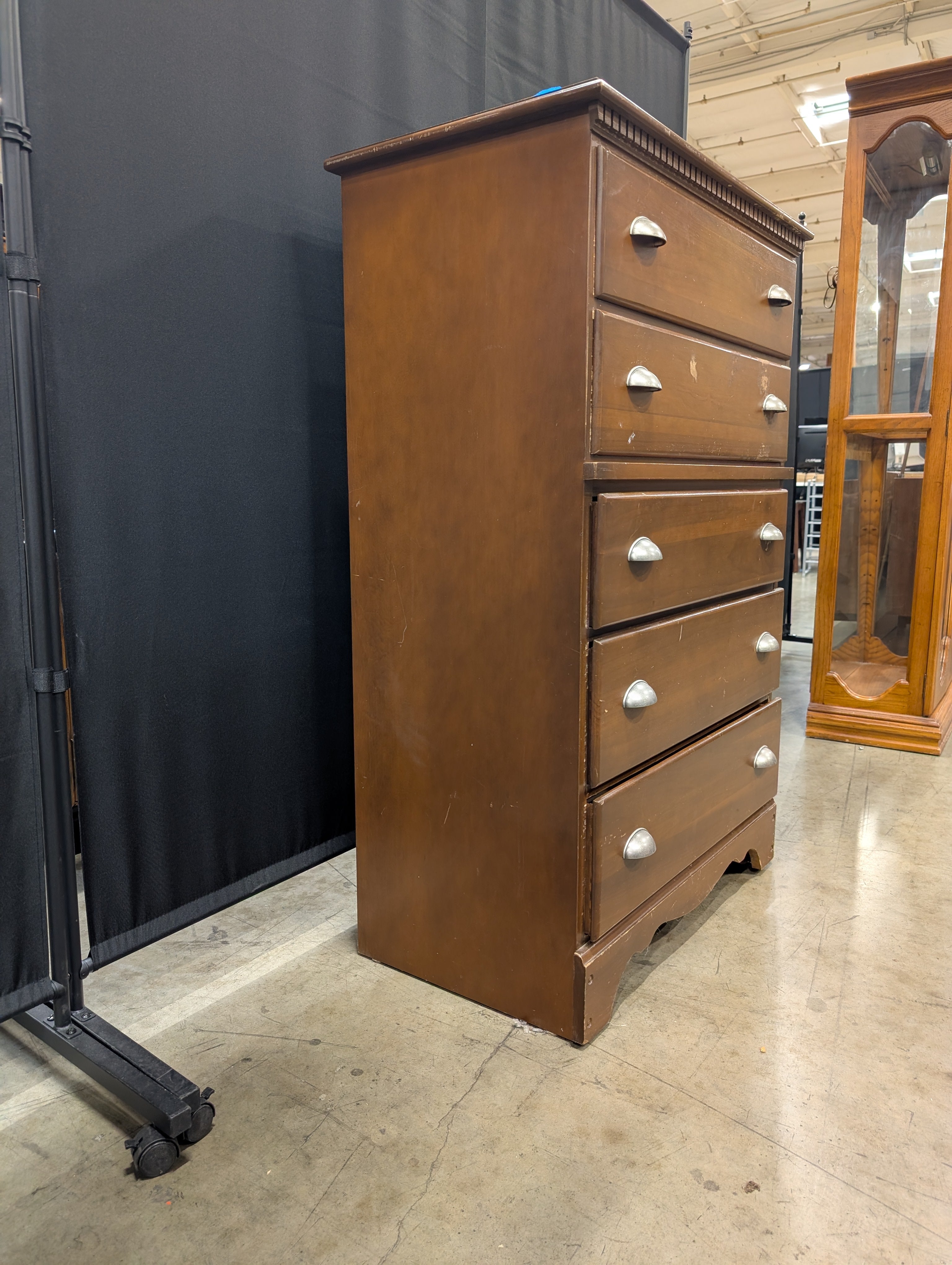 Traditional Brown Wood 5-Drawer Chest Dresser
