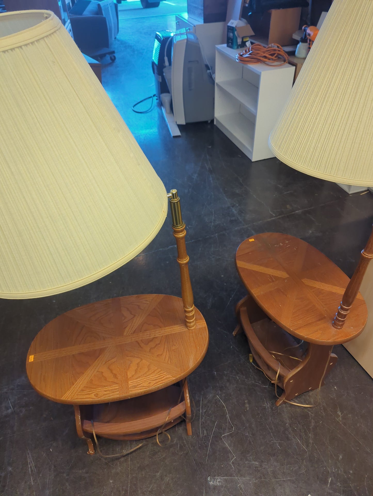 MCM end table/lamp combo