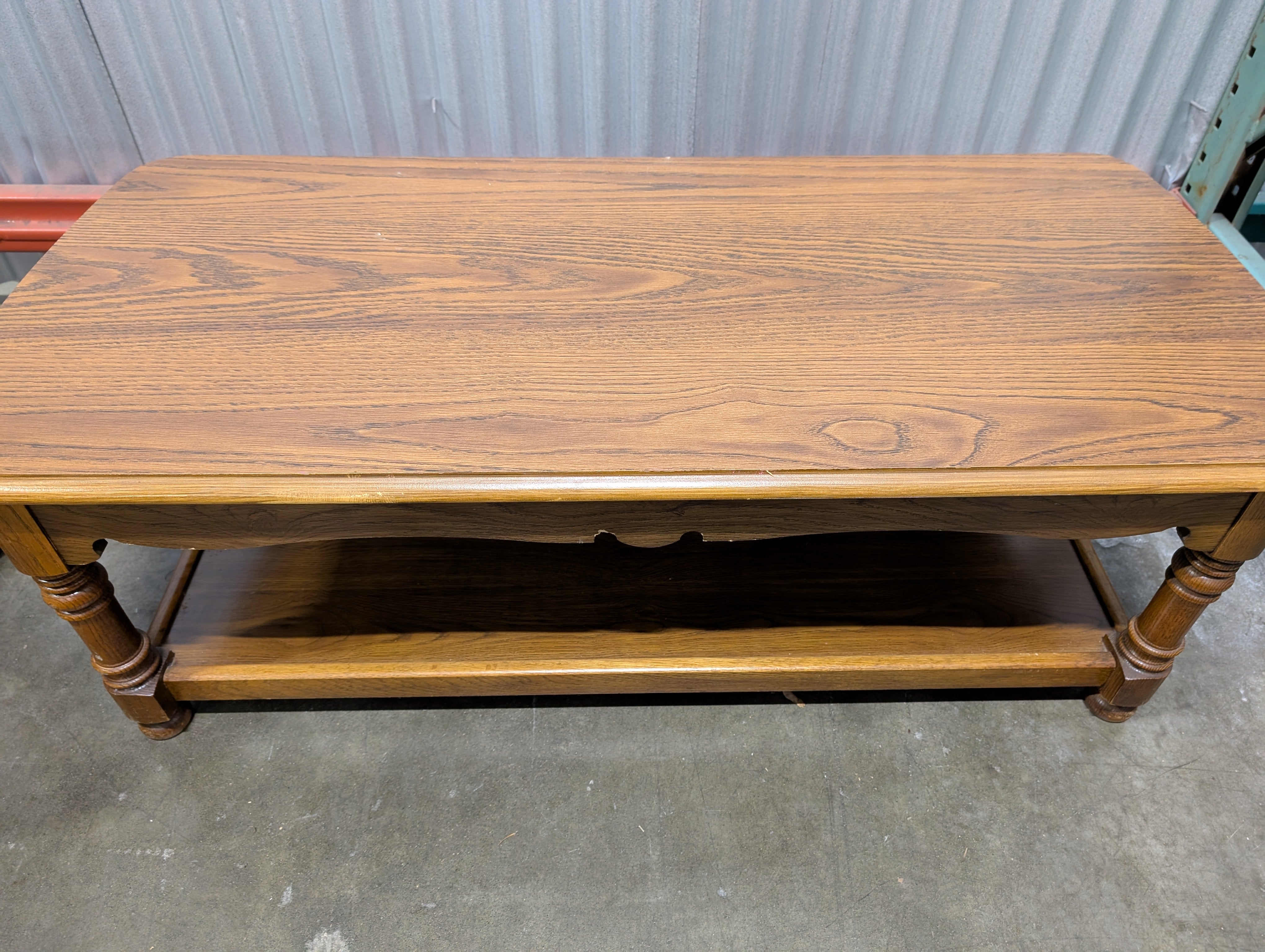 Traditional Wood Lift-Top Coffee Table