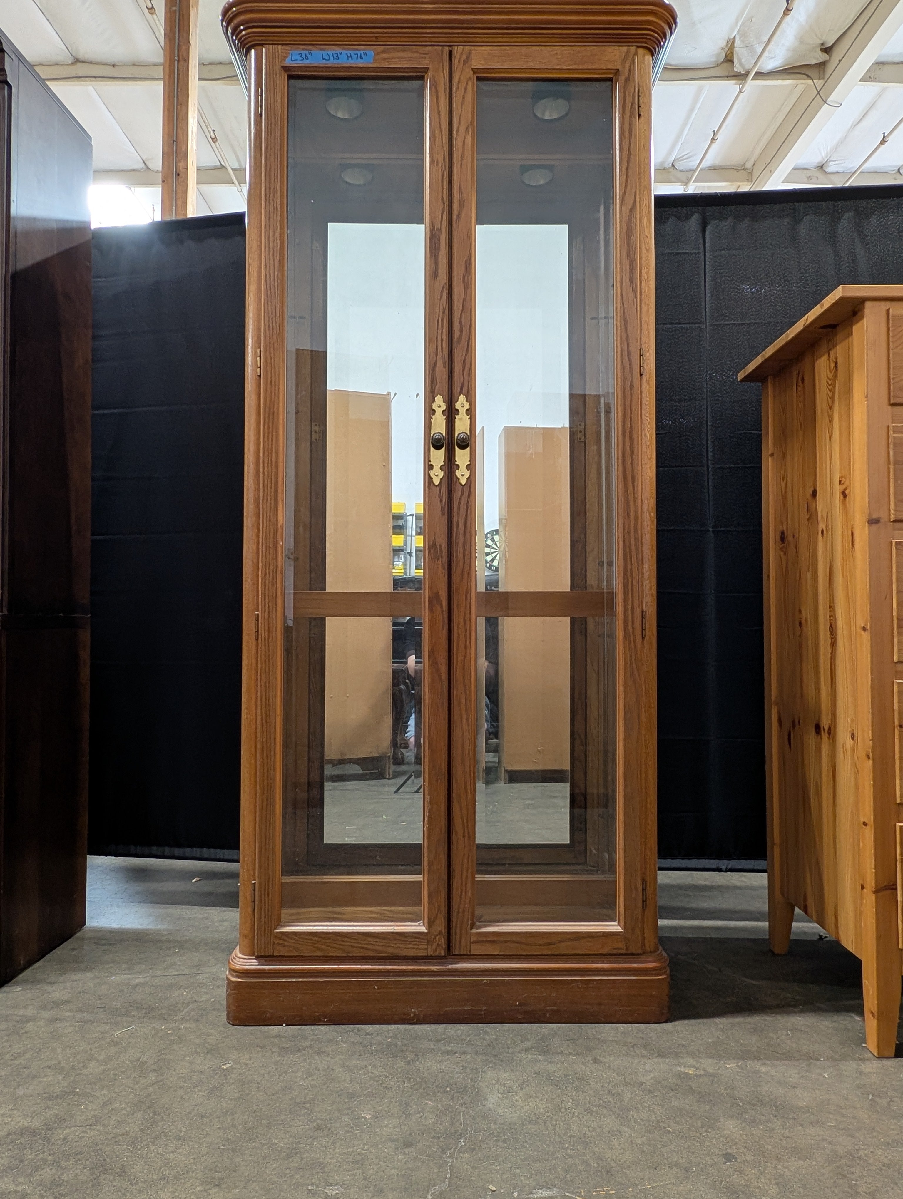 Hardwood Glass Door Display Cabinet with Interior Shelves